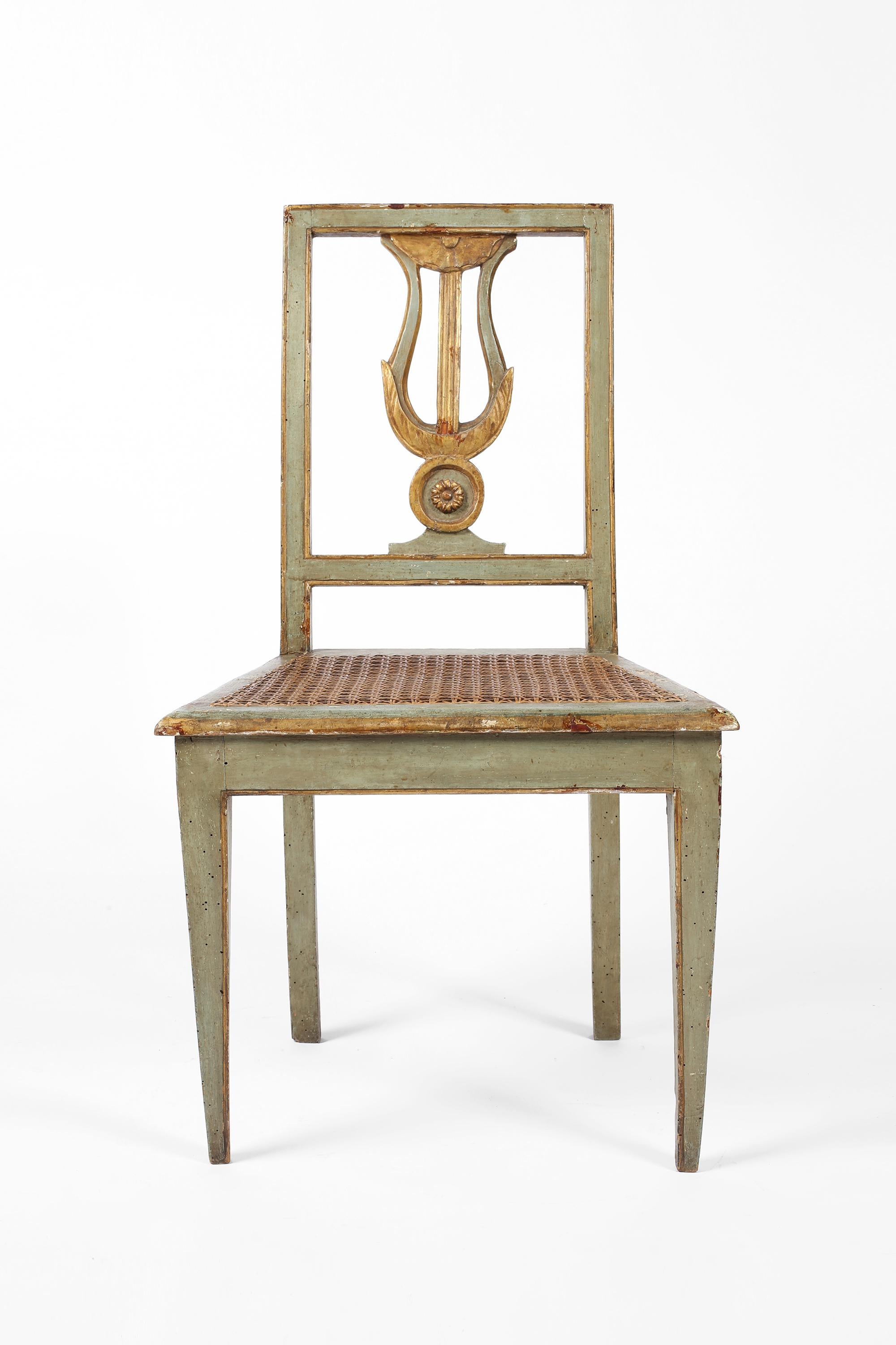Chaise de salle à manger toscanne du 18ème siècle peinte et dorée polychrome en vente 8