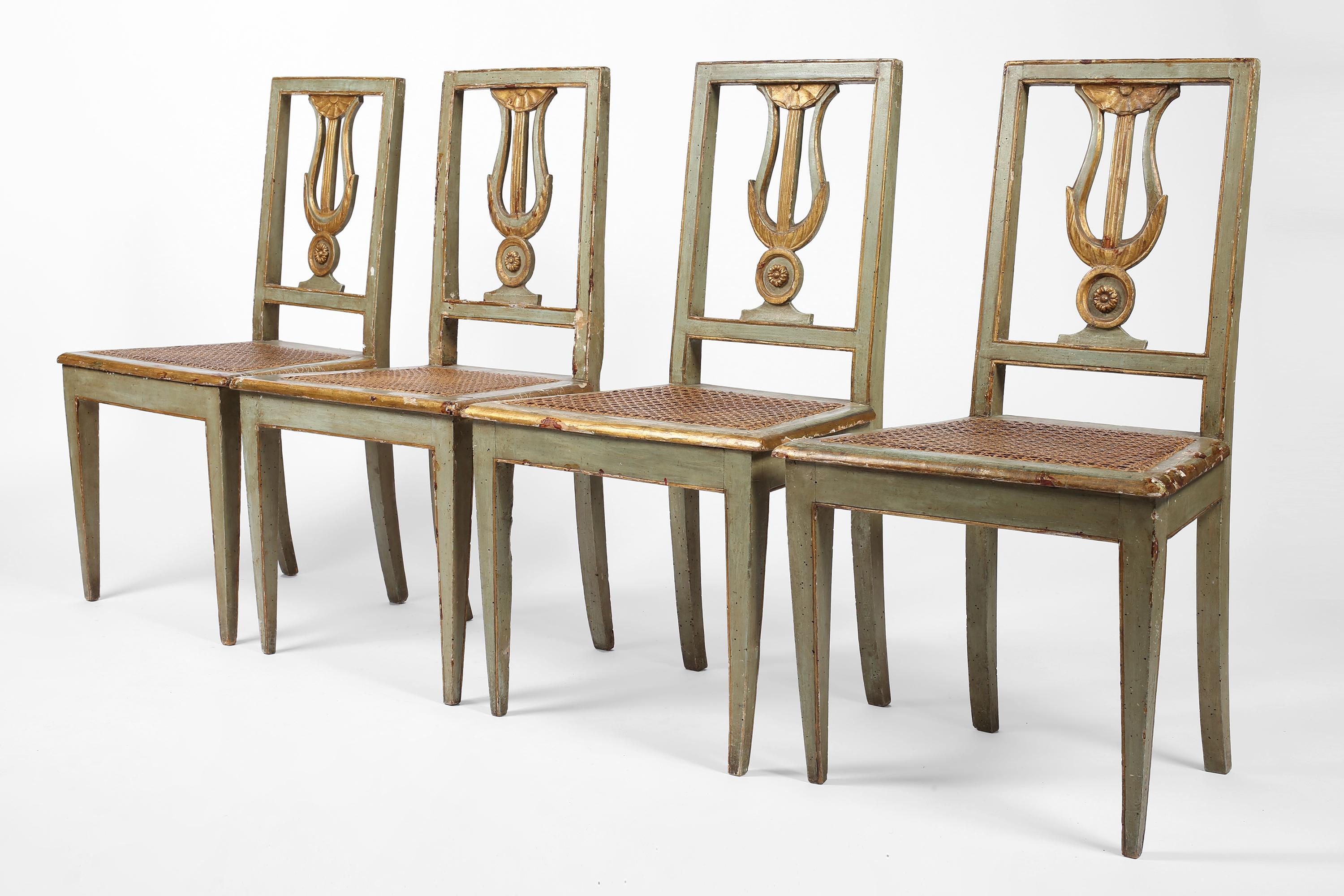 italien Chaise de salle à manger toscanne du 18ème siècle peinte et dorée polychrome en vente