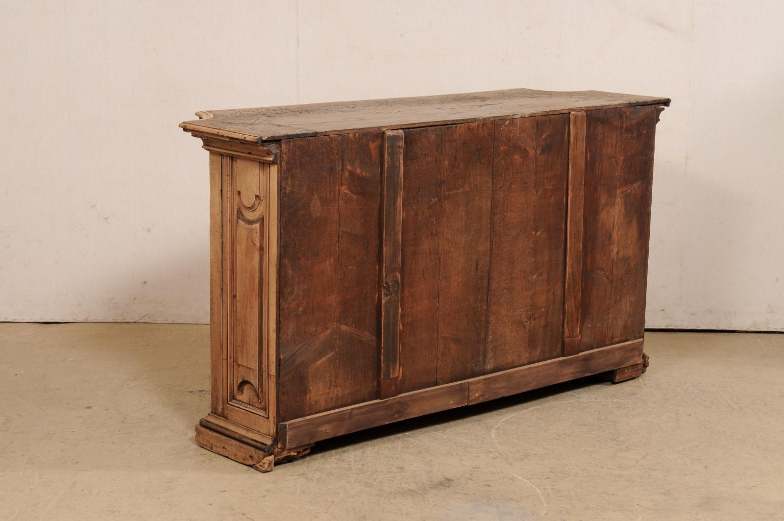 18th Century Italian Two-Door Wooden Console Credenza For Sale 5