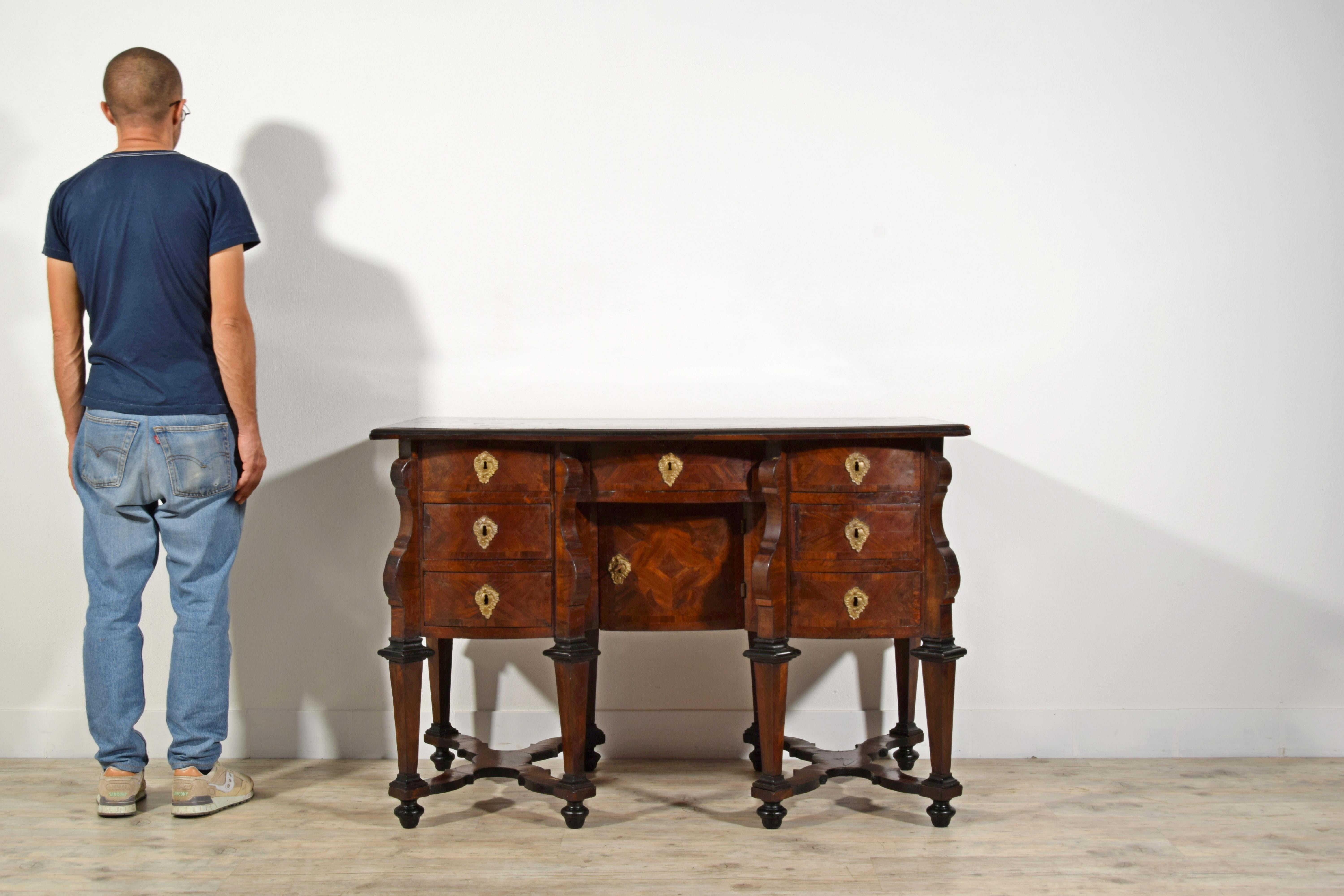 18th Century, Italian Veneered Wood Bureau Mazzarina For Sale 7