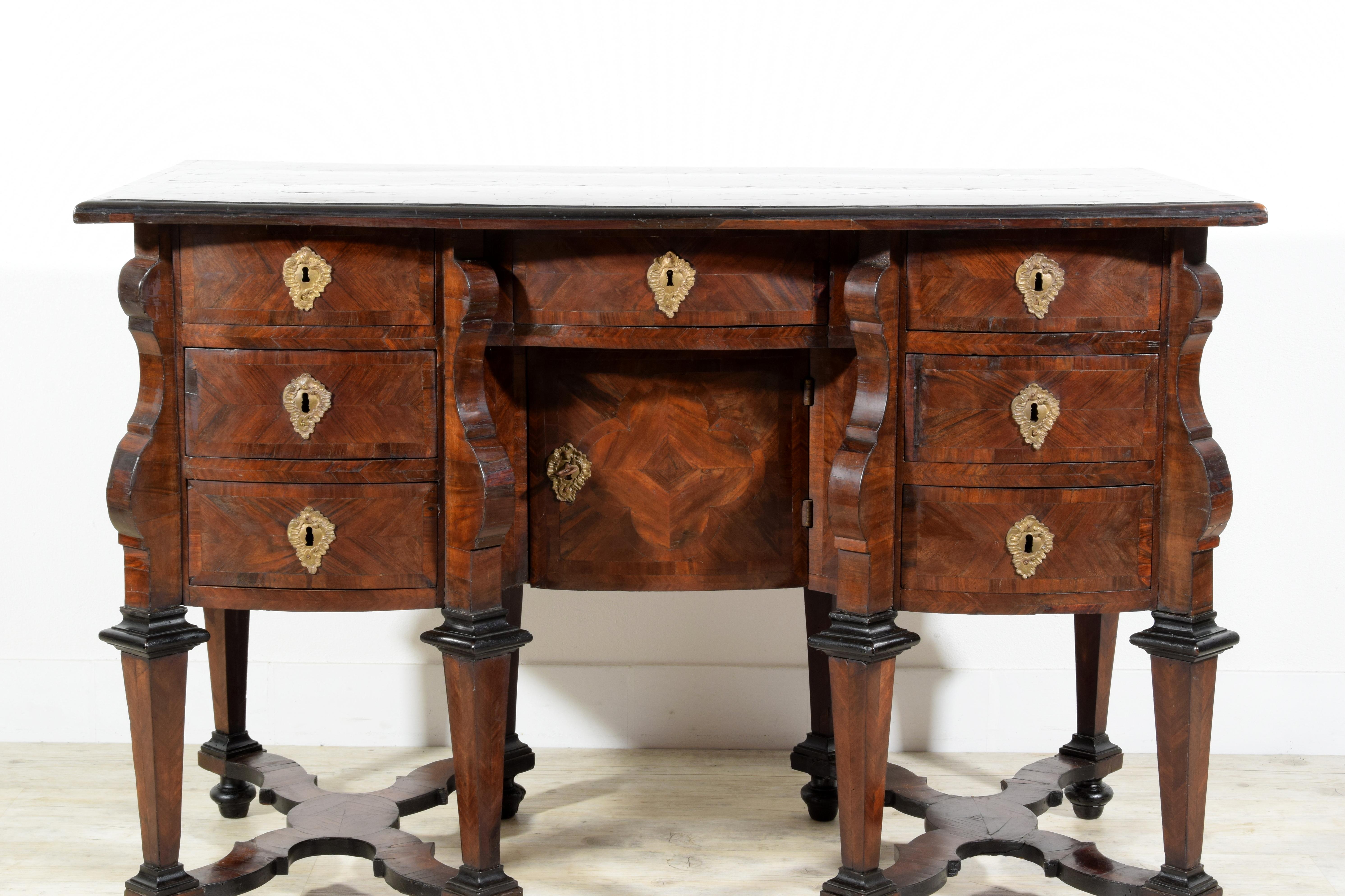  18th Century, Italian Veneered Wood Bureau Mazzarina For Sale 8