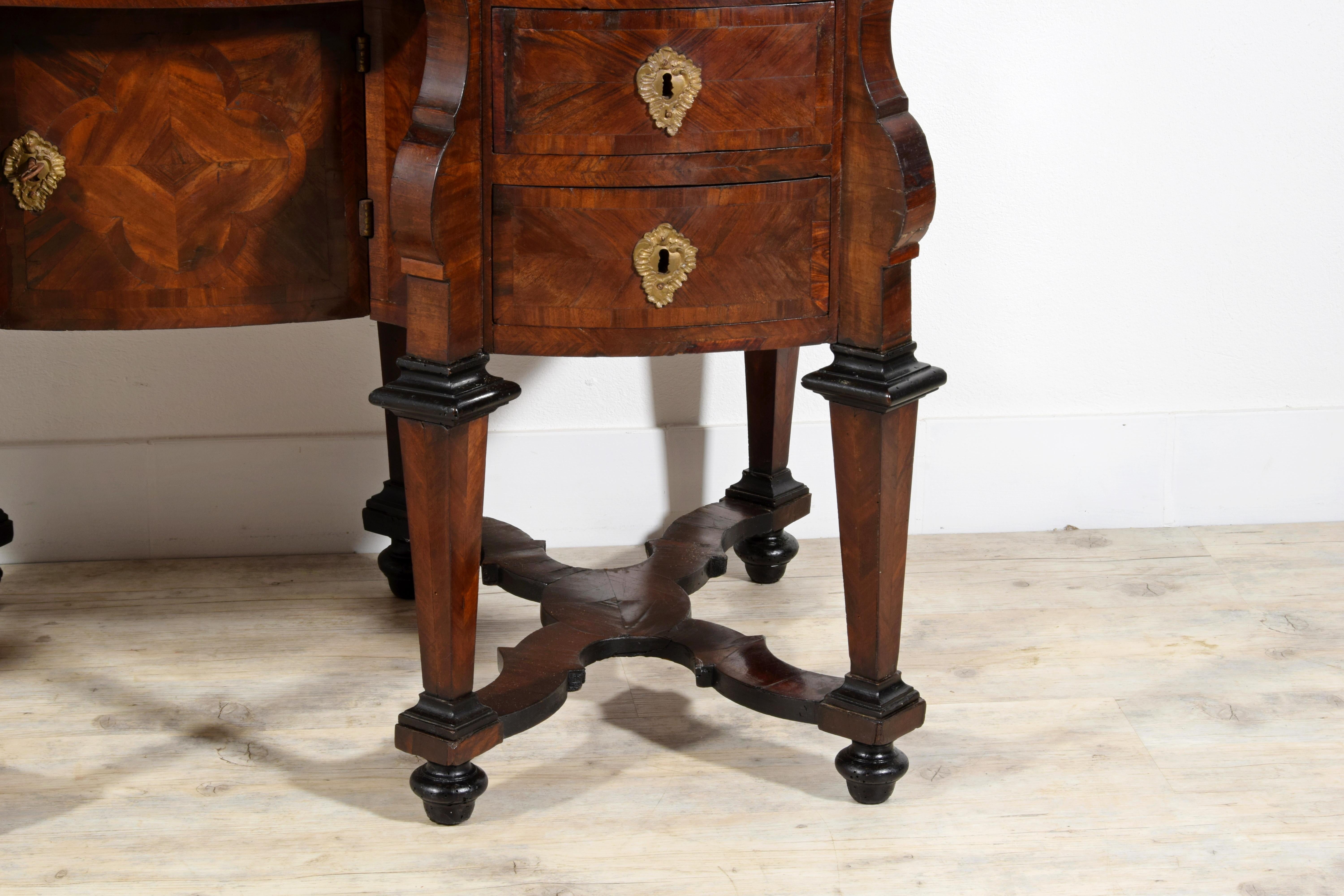  18th Century, Italian Veneered Wood Bureau Mazzarina For Sale 11