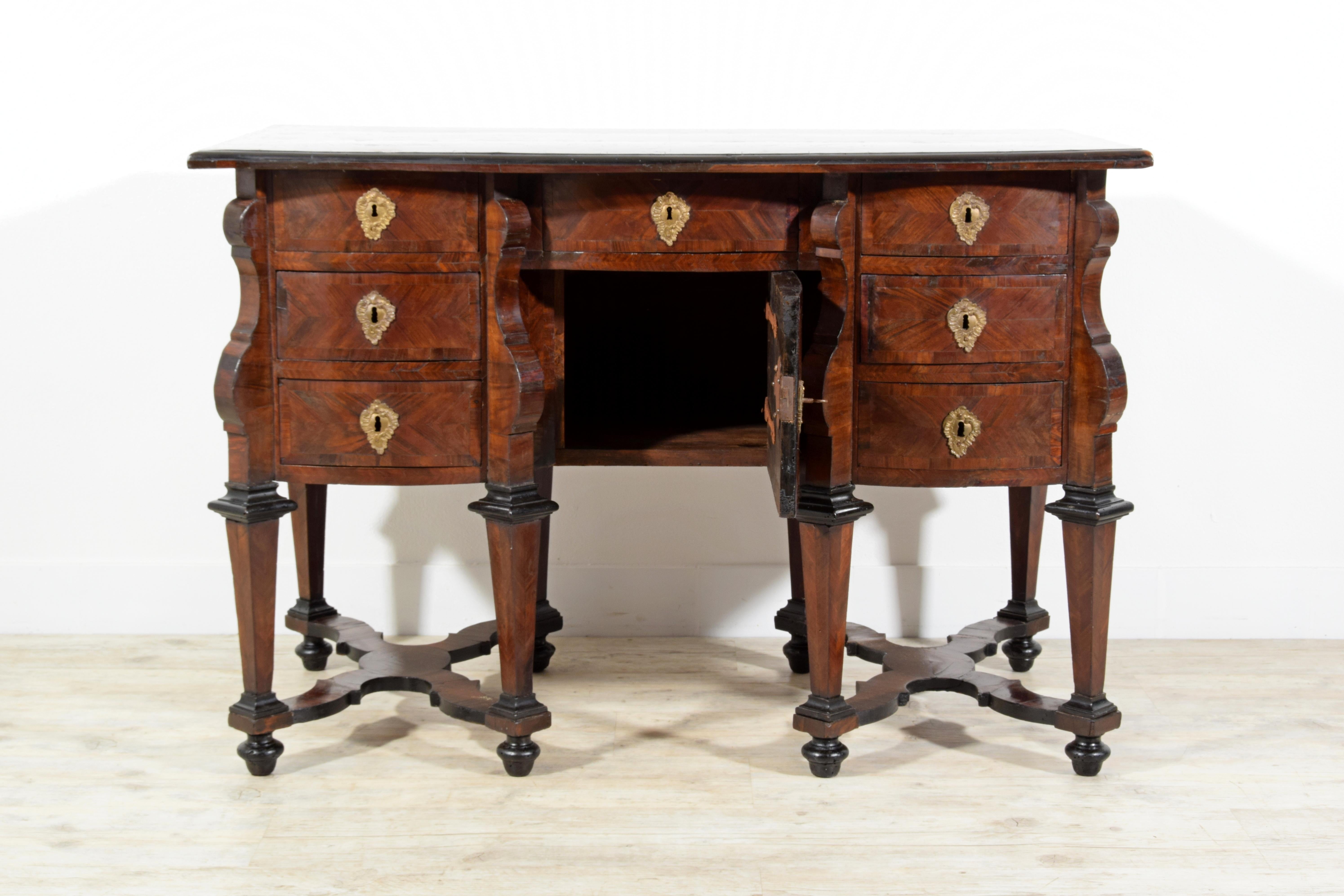  18th Century, Italian Veneered Wood Bureau Mazzarina For Sale 14