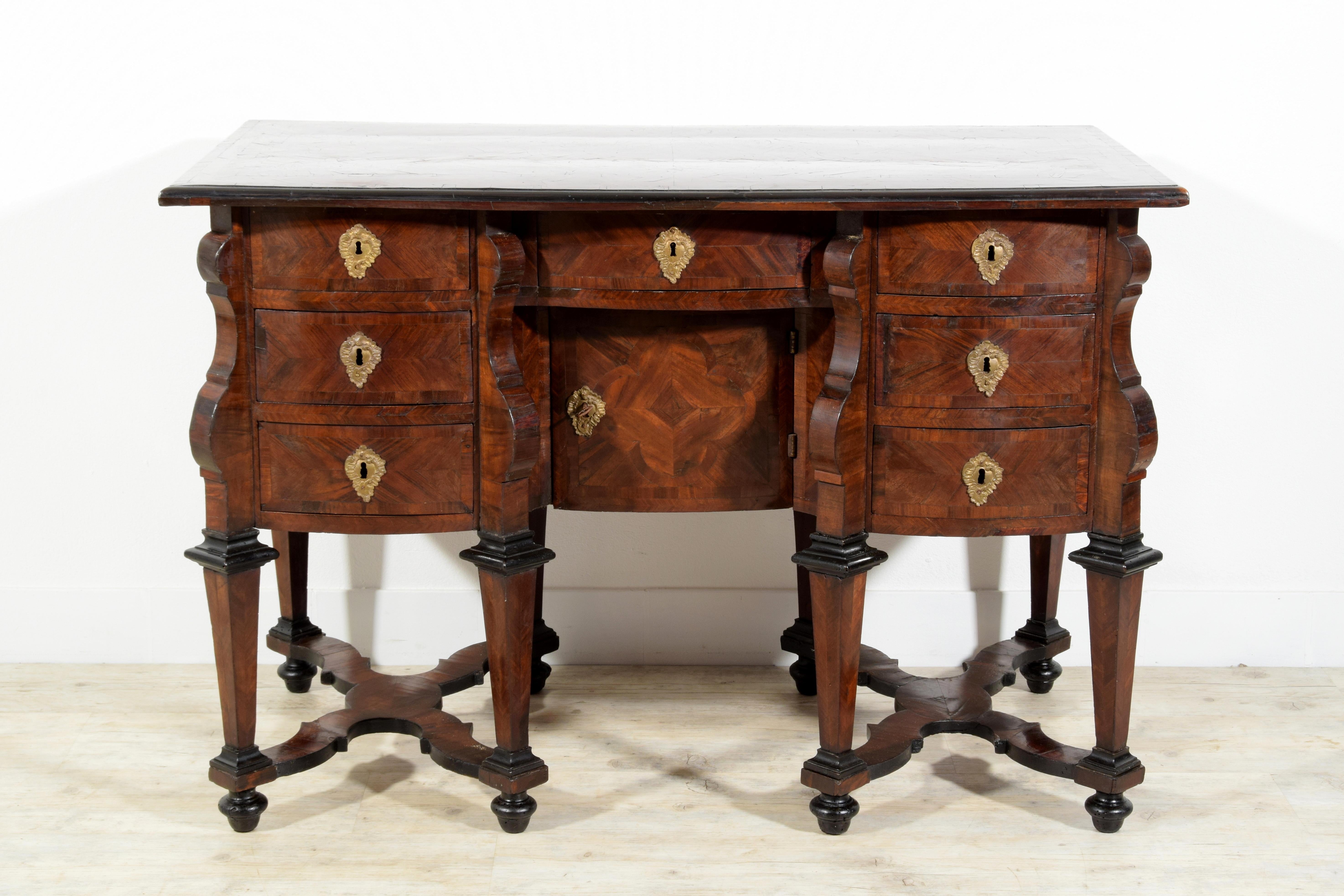  18th Century, Italian Veneered Wood Bureau Mazzarina For Sale 15