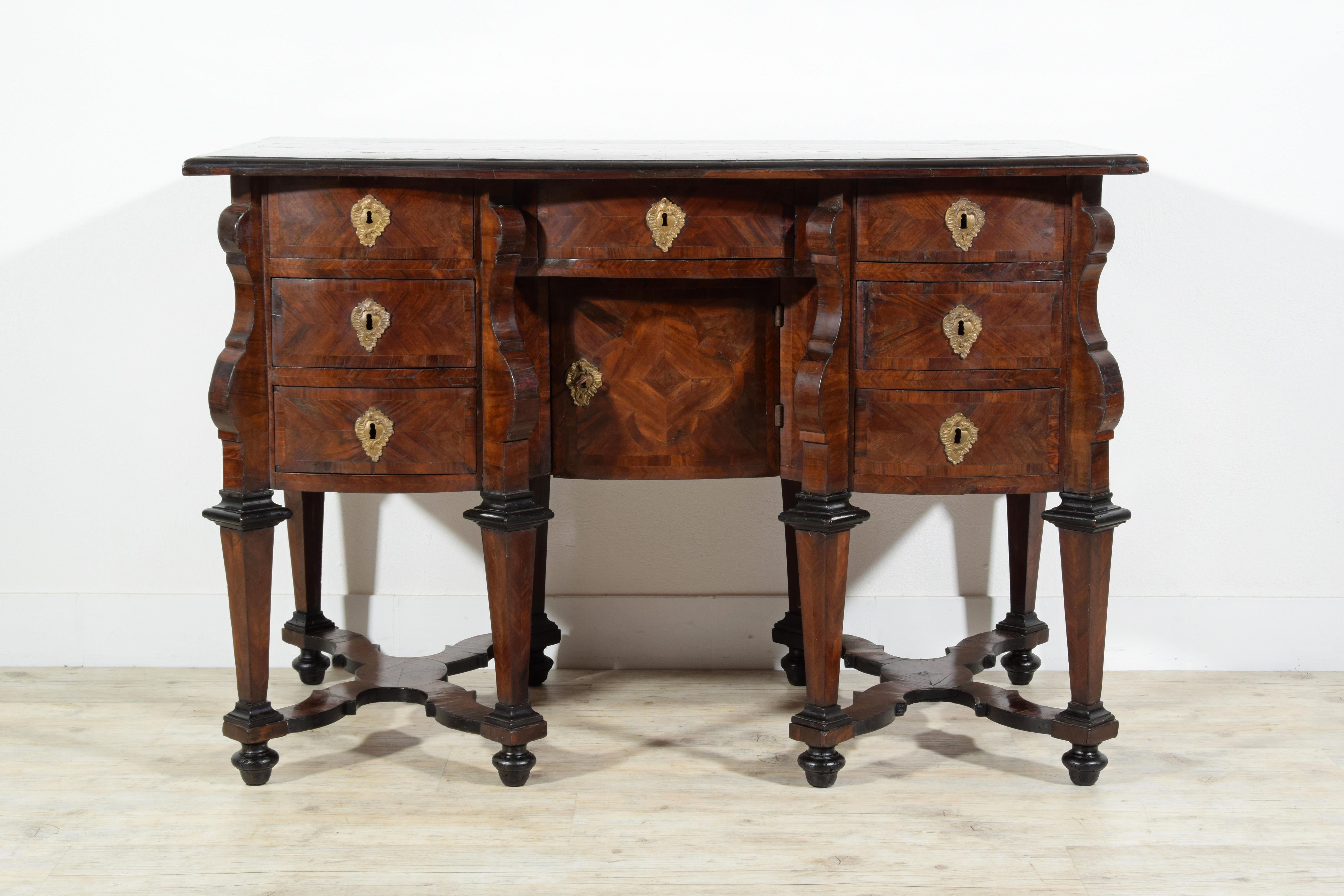  18th Century, Italian Veneered Wood Bureau Mazzarina For Sale 1