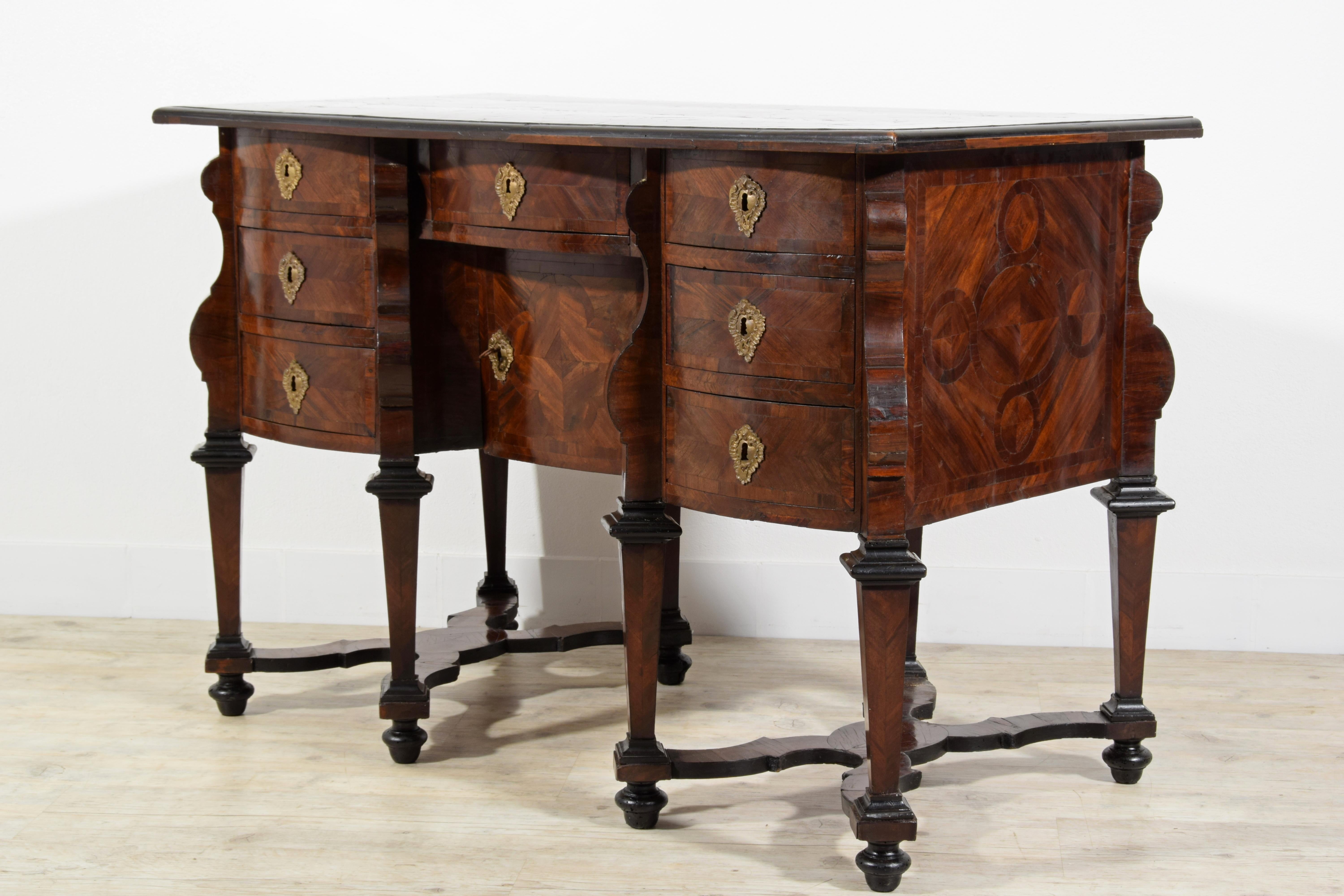  18th Century, Italian Veneered Wood Bureau Mazzarina For Sale 3