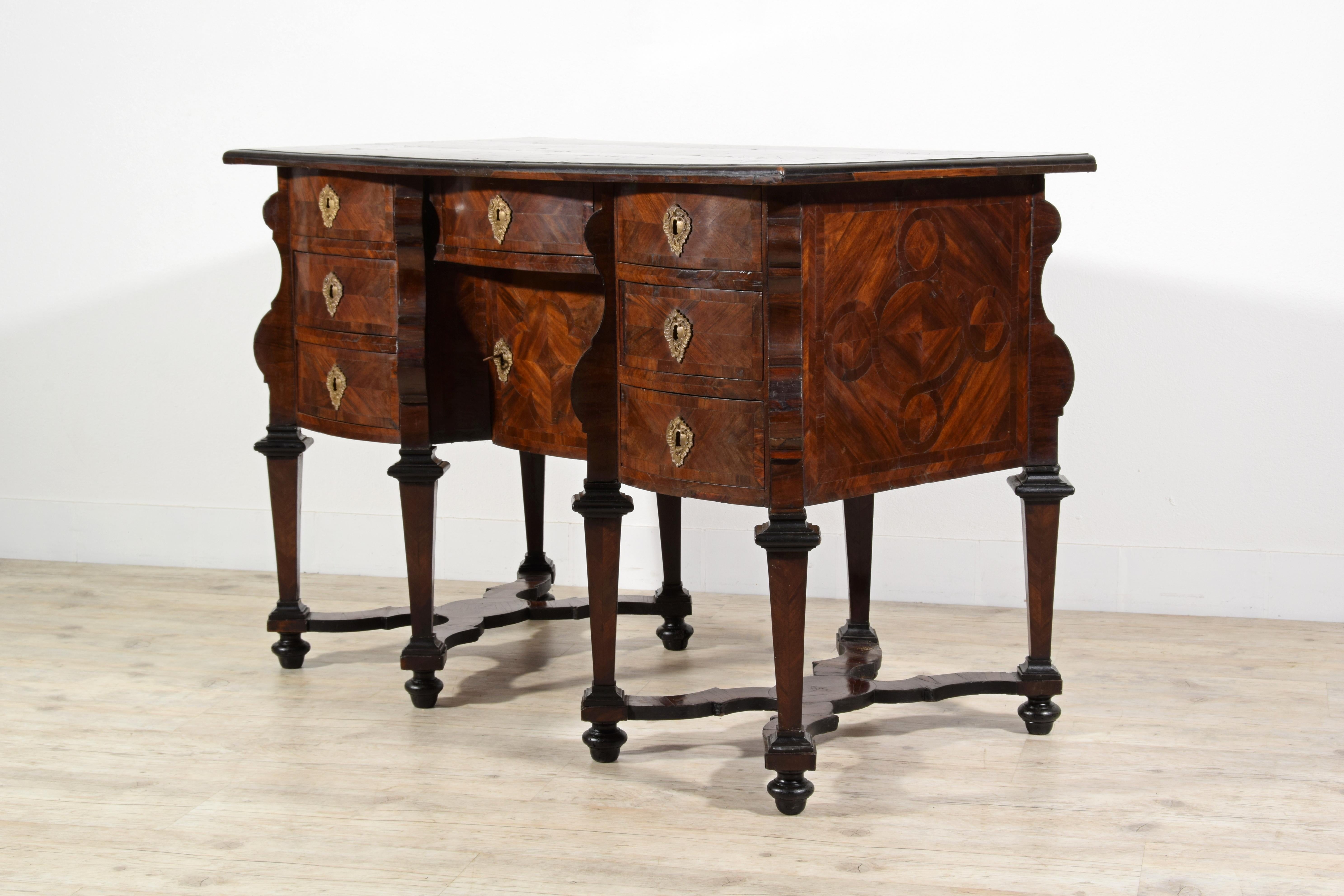  18th Century, Italian Veneered Wood Bureau Mazzarina For Sale 5