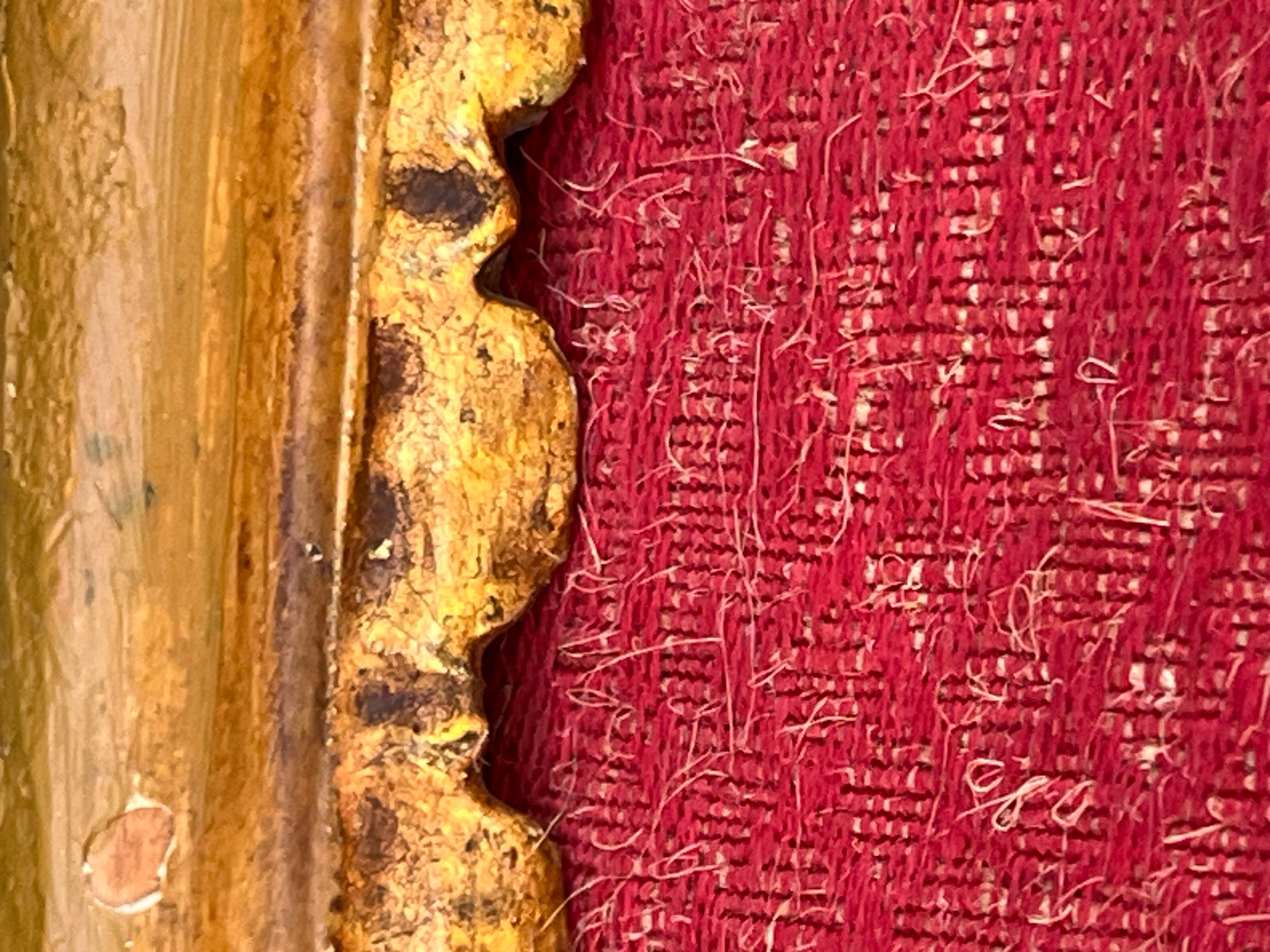 Cabecero veneciano italiano del siglo XVIII tallado y policromado

Marco barroco del siglo XVIII tallado a mano con policromía ocre, flores esparcidas
y decoración parcialmente dorada. El cabecero mural está tapizado con
Tejido original de Damasco