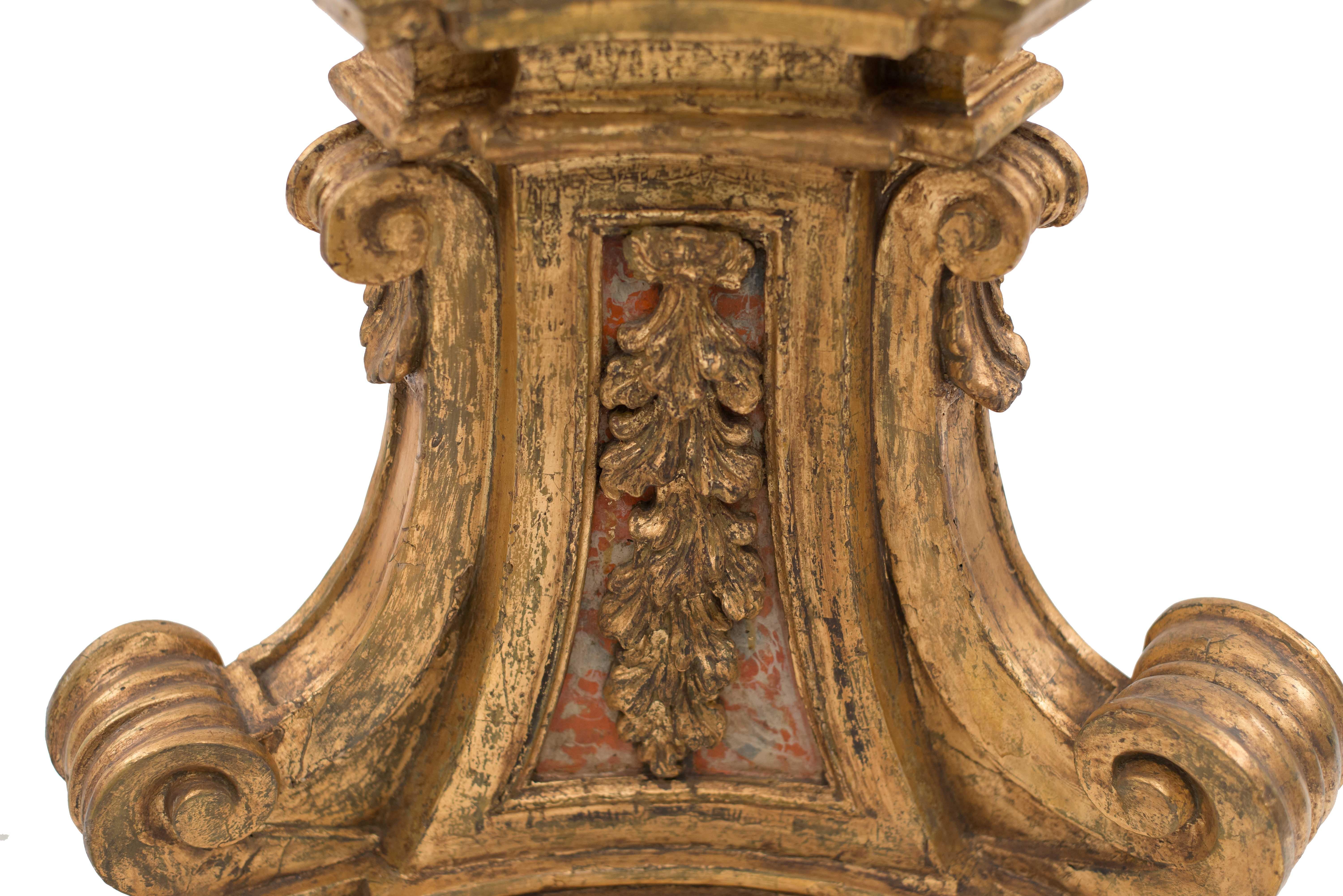 18th Century Italian Venetian Giltwood Floor Torchieres For Sale 1
