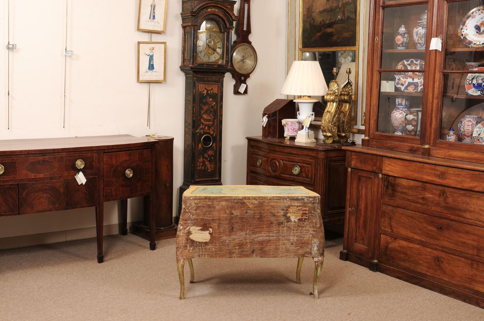 18th Century Italian Venetian Painted Yellow Commode with Decoupage Decoration  For Sale 3