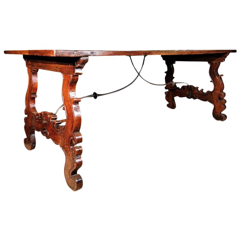Antique & Vintage Dining Room Tables For Sale in Houston Near Me