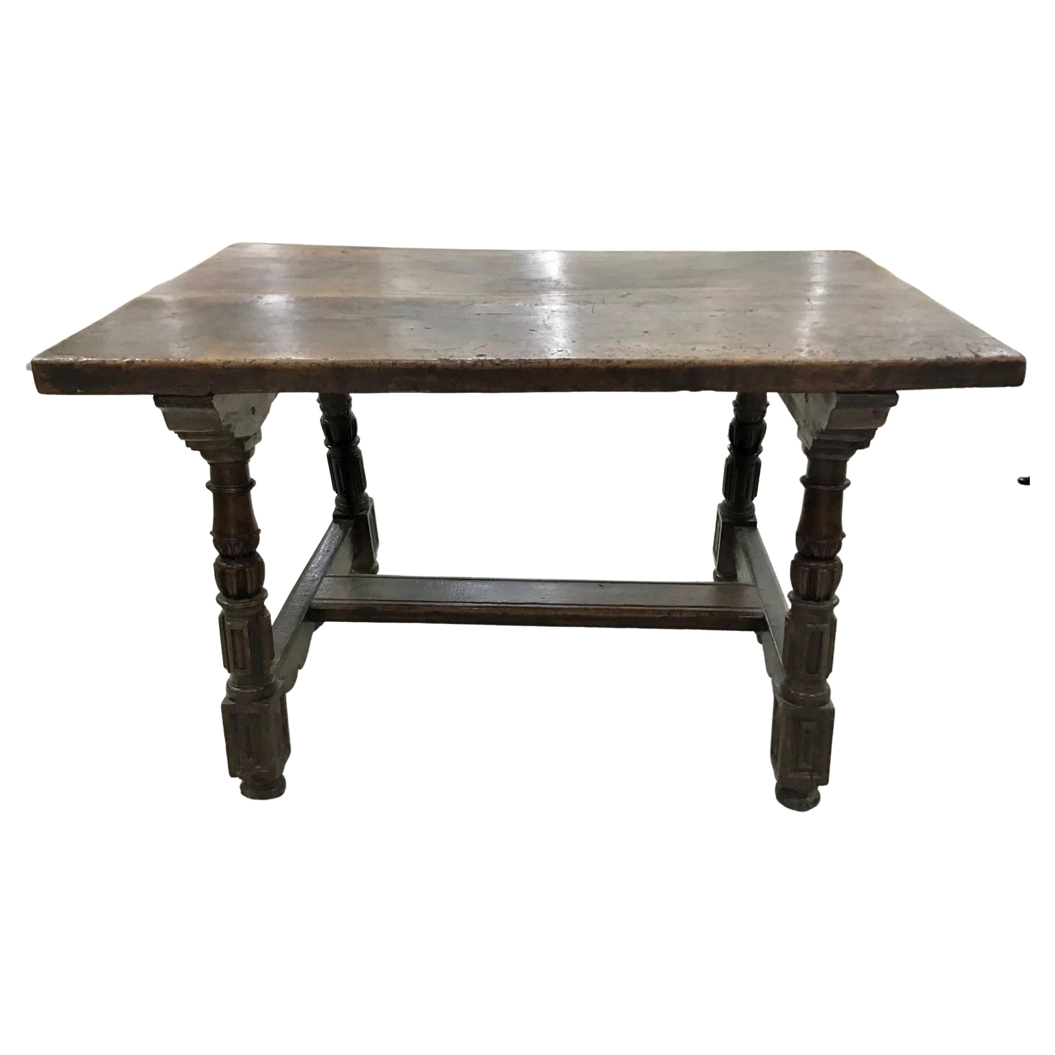 Table à tréteaux baroque italienne du XVIIIe siècle en noyer