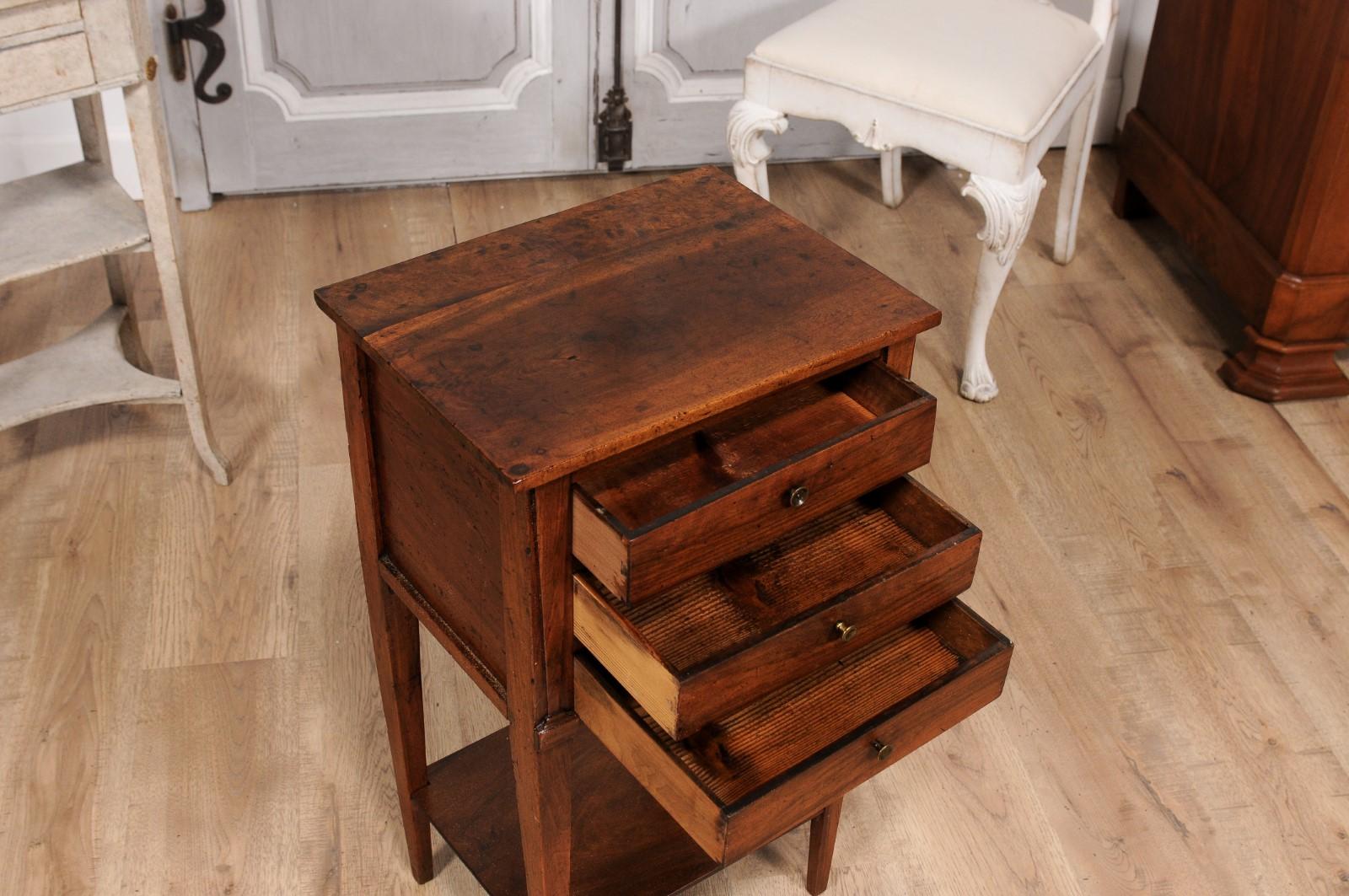 18th Century Italian Walnut Bedside Table with Three Drawers and Tapering Legs For Sale 3