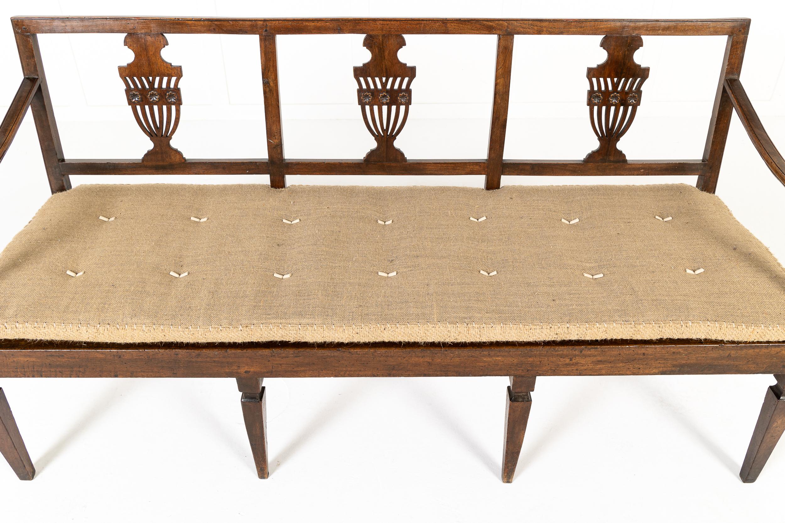 18th Century Italian Walnut Bench/Settee In Excellent Condition In Gloucestershire, GB