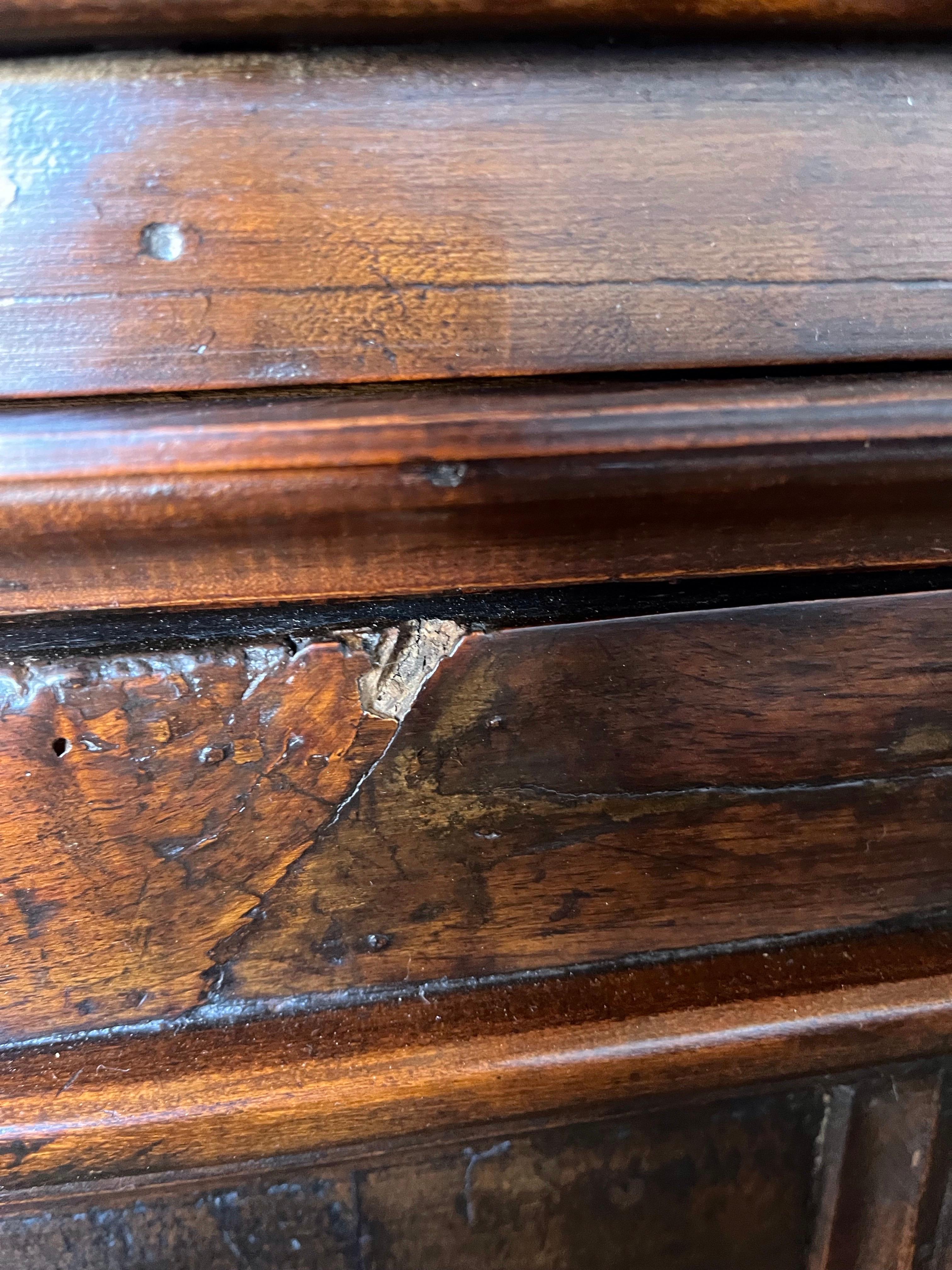 Italiano Buffet / Credenza in noce italiano del XVIII secolo in vendita