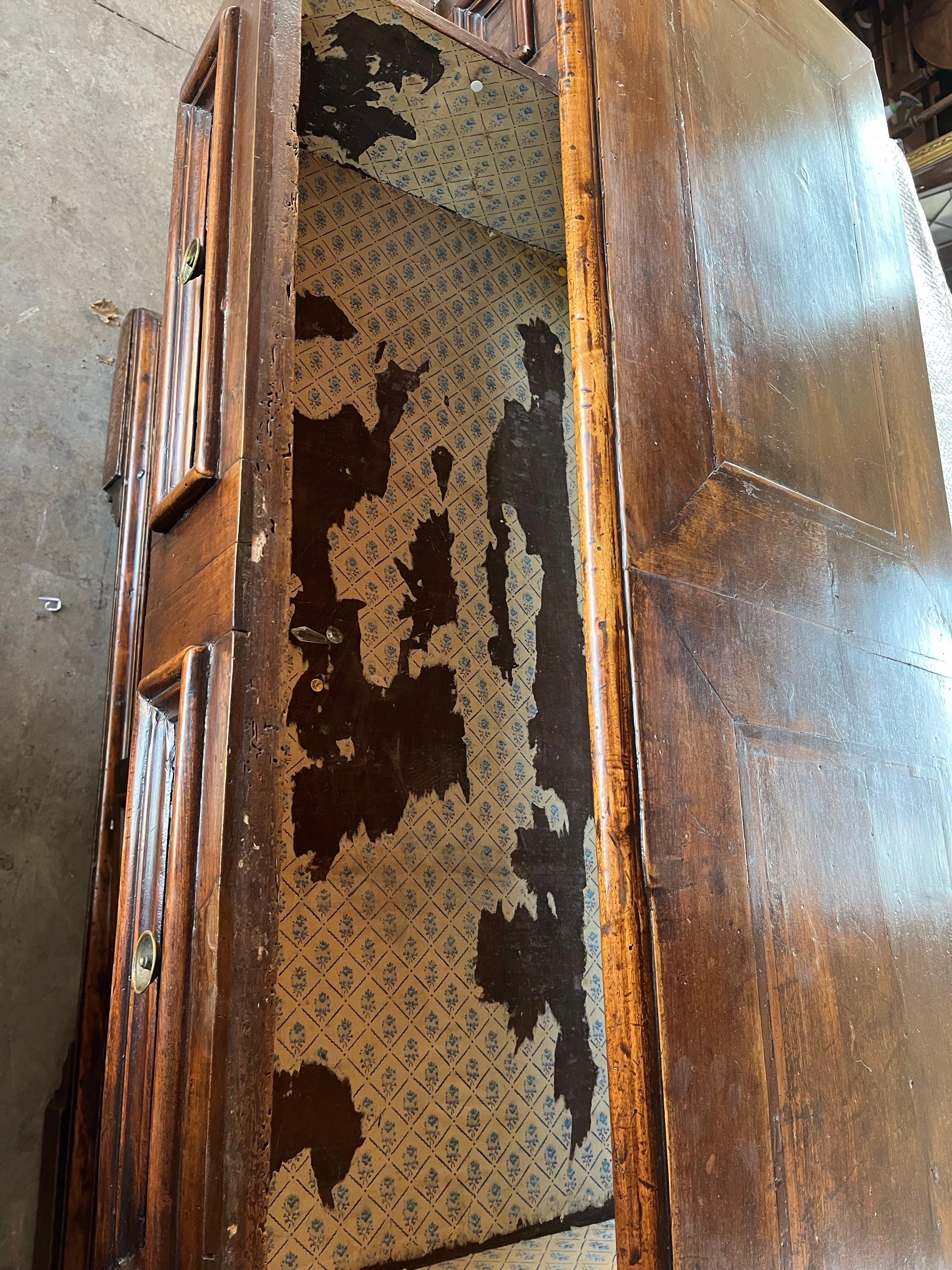 Buffet / Credenza in noce italiano del XVIII secolo In condizioni buone in vendita a Carmine, TX