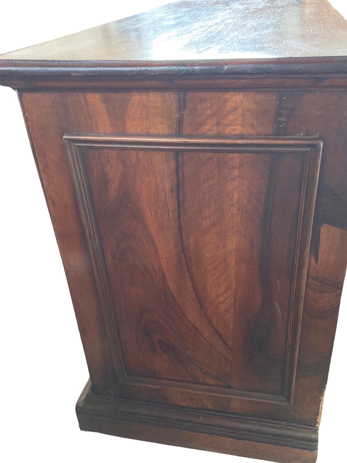 18th Century Italian Walnut Canterano Chest of Drawers For Sale at 1stDibs