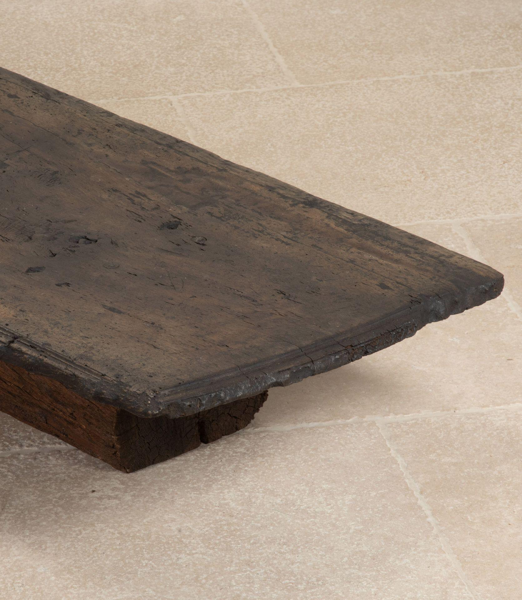 18th Century Italian Walnut Coffee Table For Sale 3