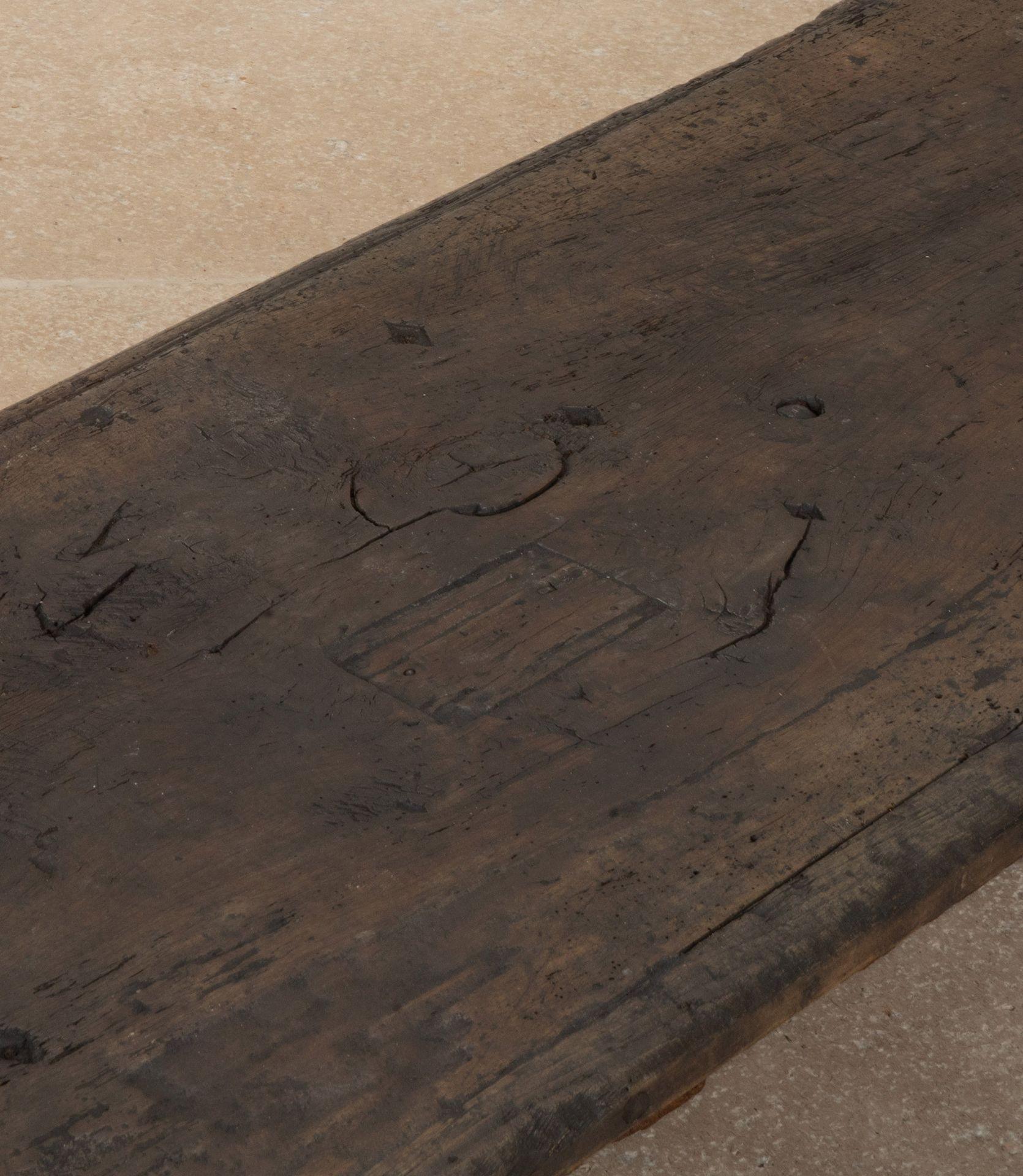 18th Century Italian Walnut Coffee Table For Sale 5