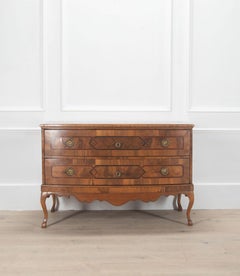 18th Century Italian Walnut Commode