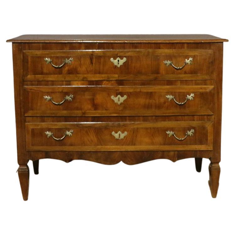 18th Century Italian Walnut Commode