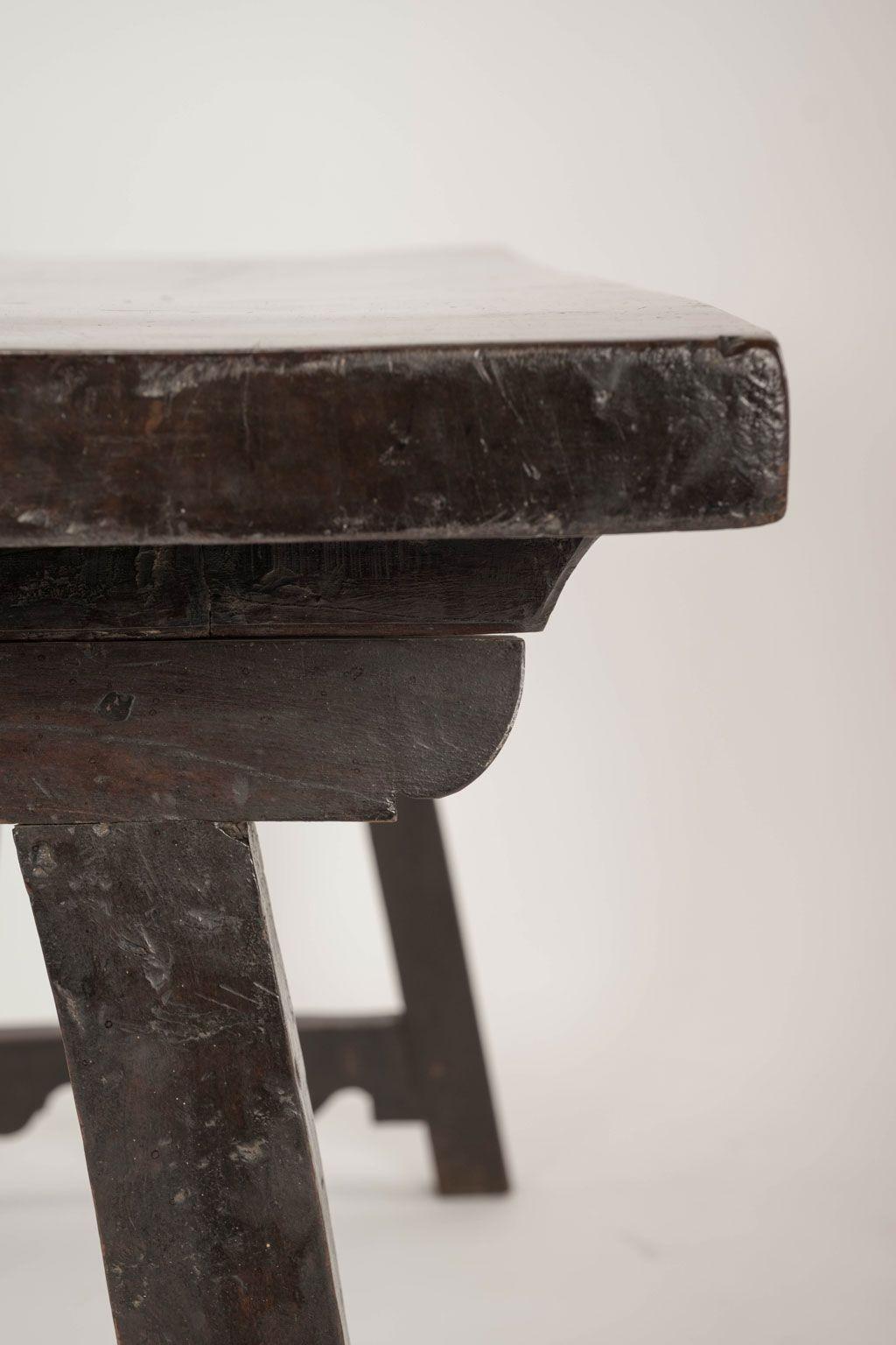 18th Century Italian Walnut Console For Sale 8