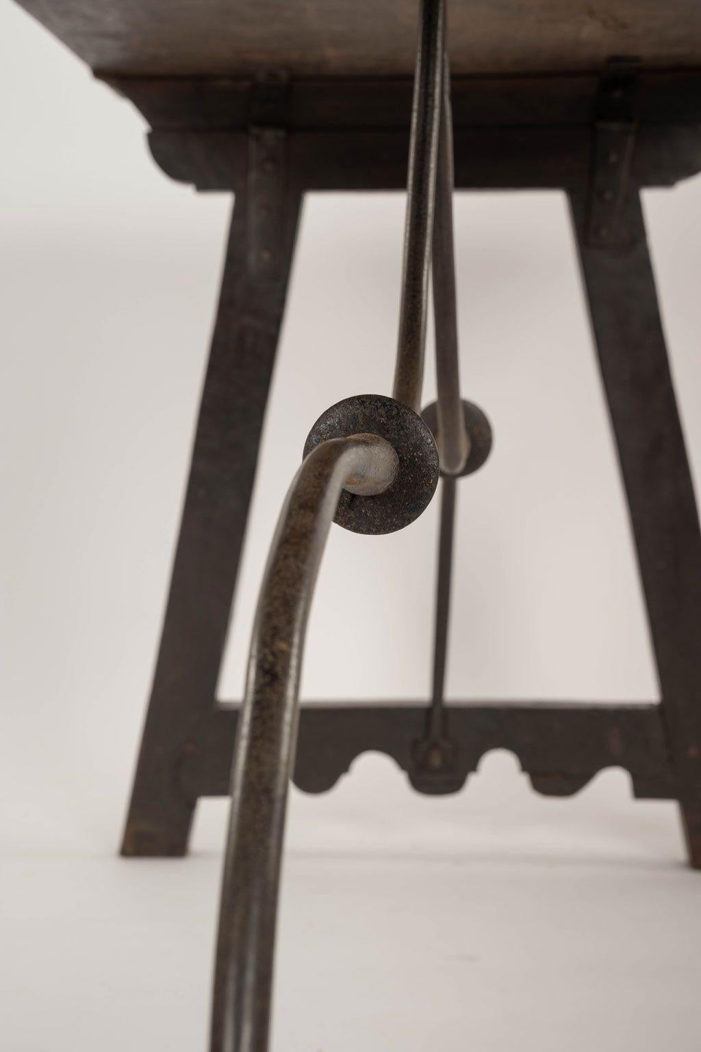 18th Century Italian Walnut Console For Sale 10