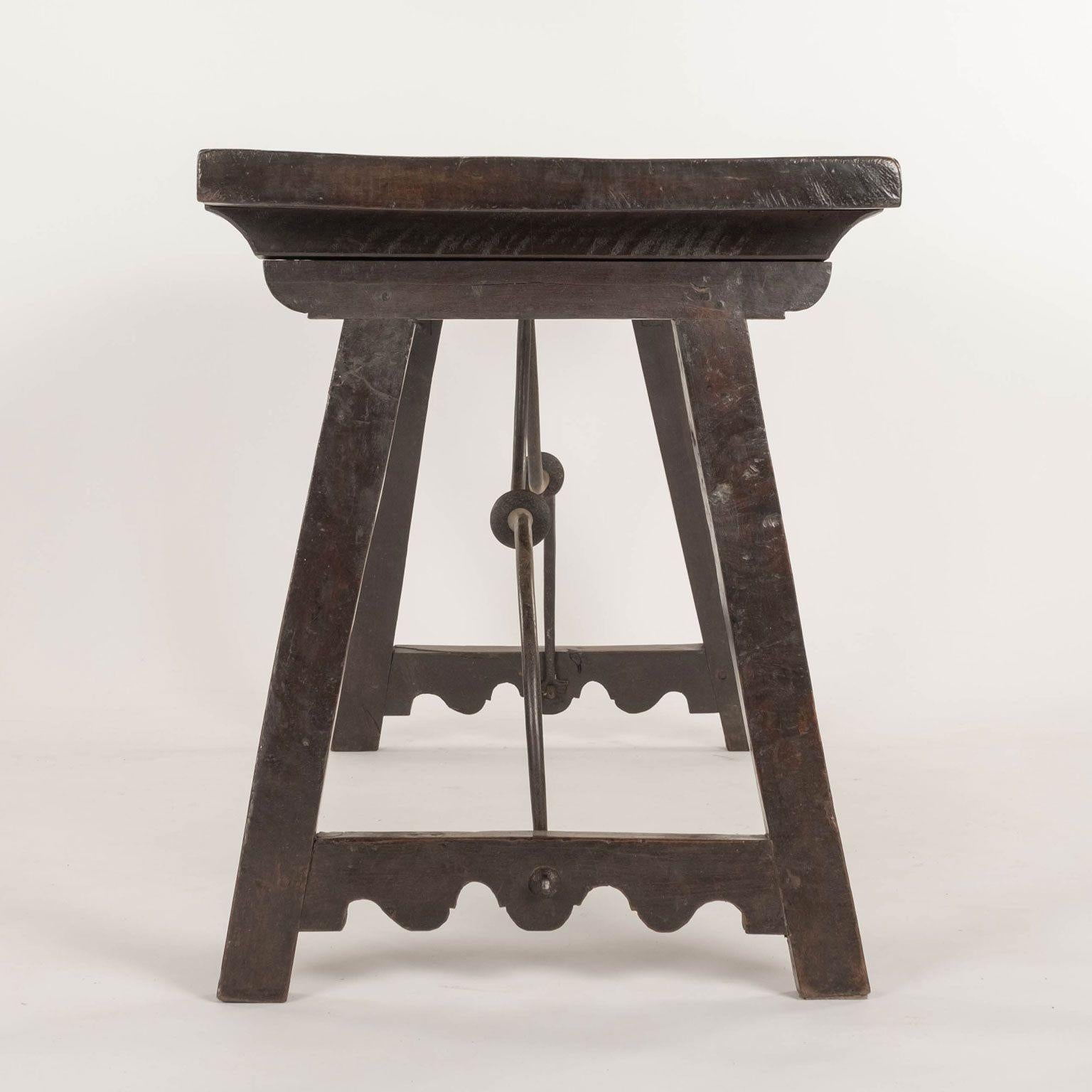18th Century Italian Walnut Console For Sale 12