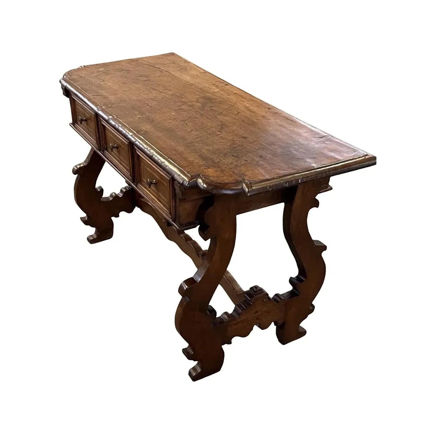 Italienischer Nussbaum-Konsolentisch aus dem 18. (Barock) im Angebot