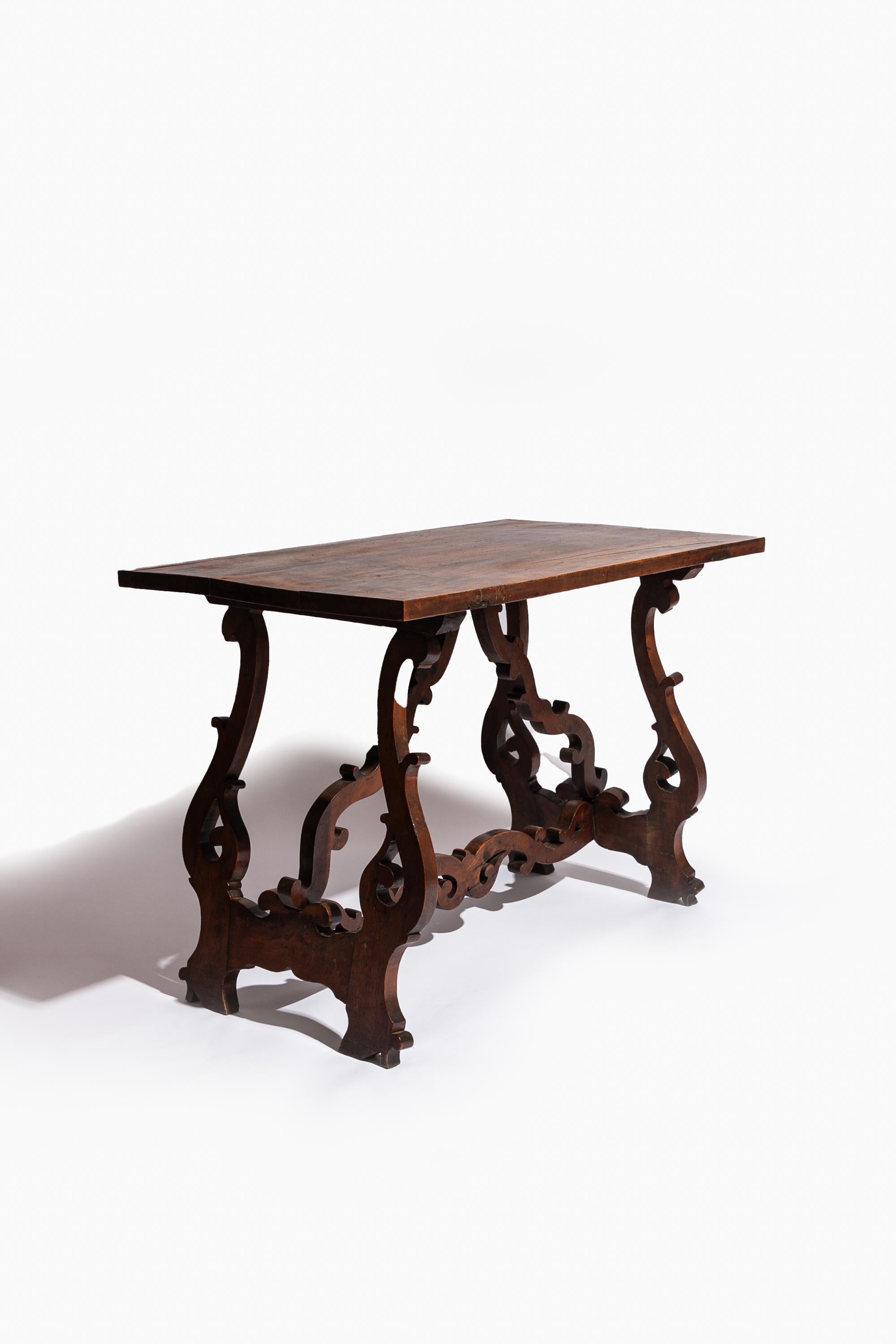 18th Century Italian Walnut Fratino Console Table For Sale 5