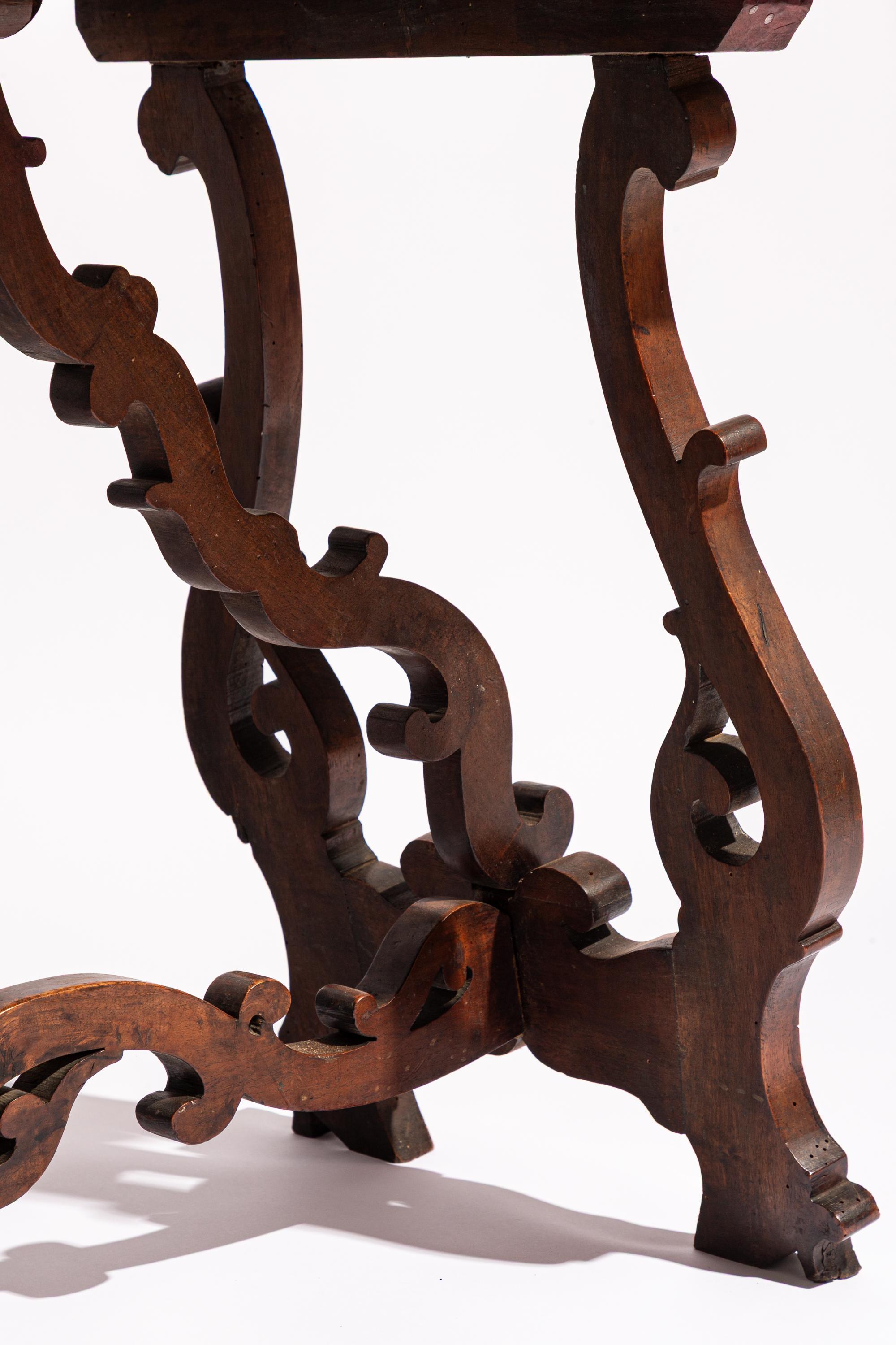 Baroque 18th Century Italian Walnut Fratino Console Table For Sale