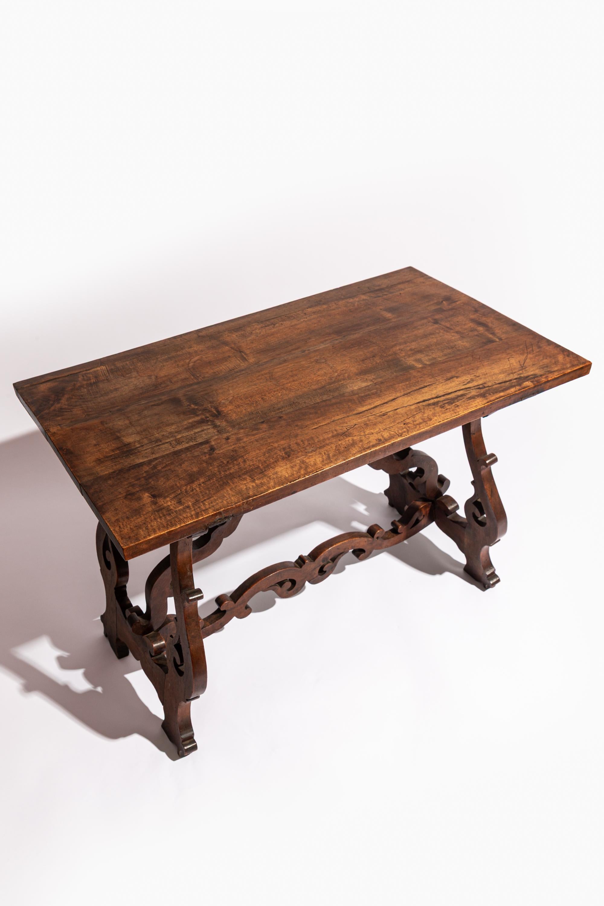 18th Century and Earlier 18th Century Italian Walnut Fratino Console Table For Sale