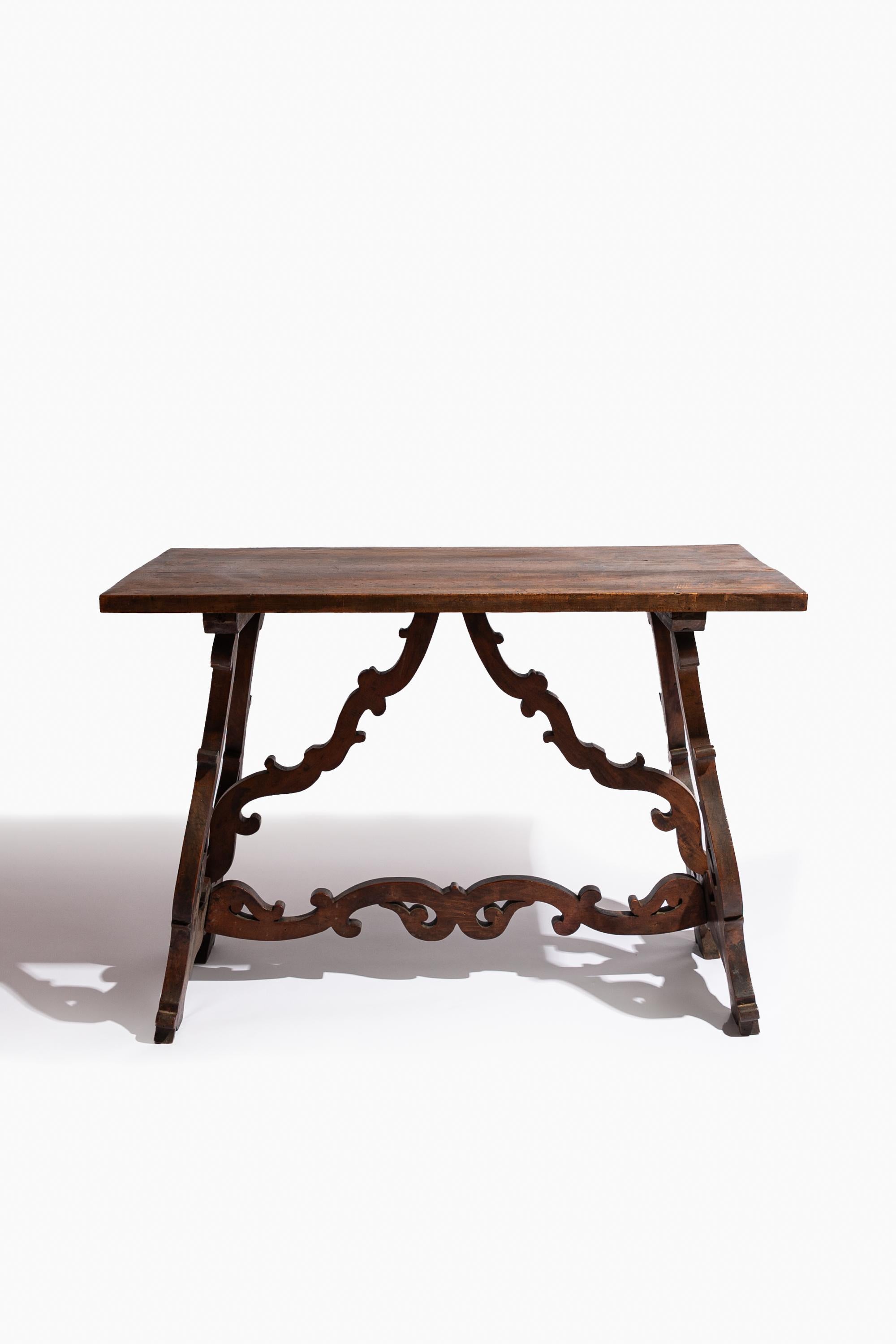 18th Century Italian Walnut Fratino Console Table For Sale 1