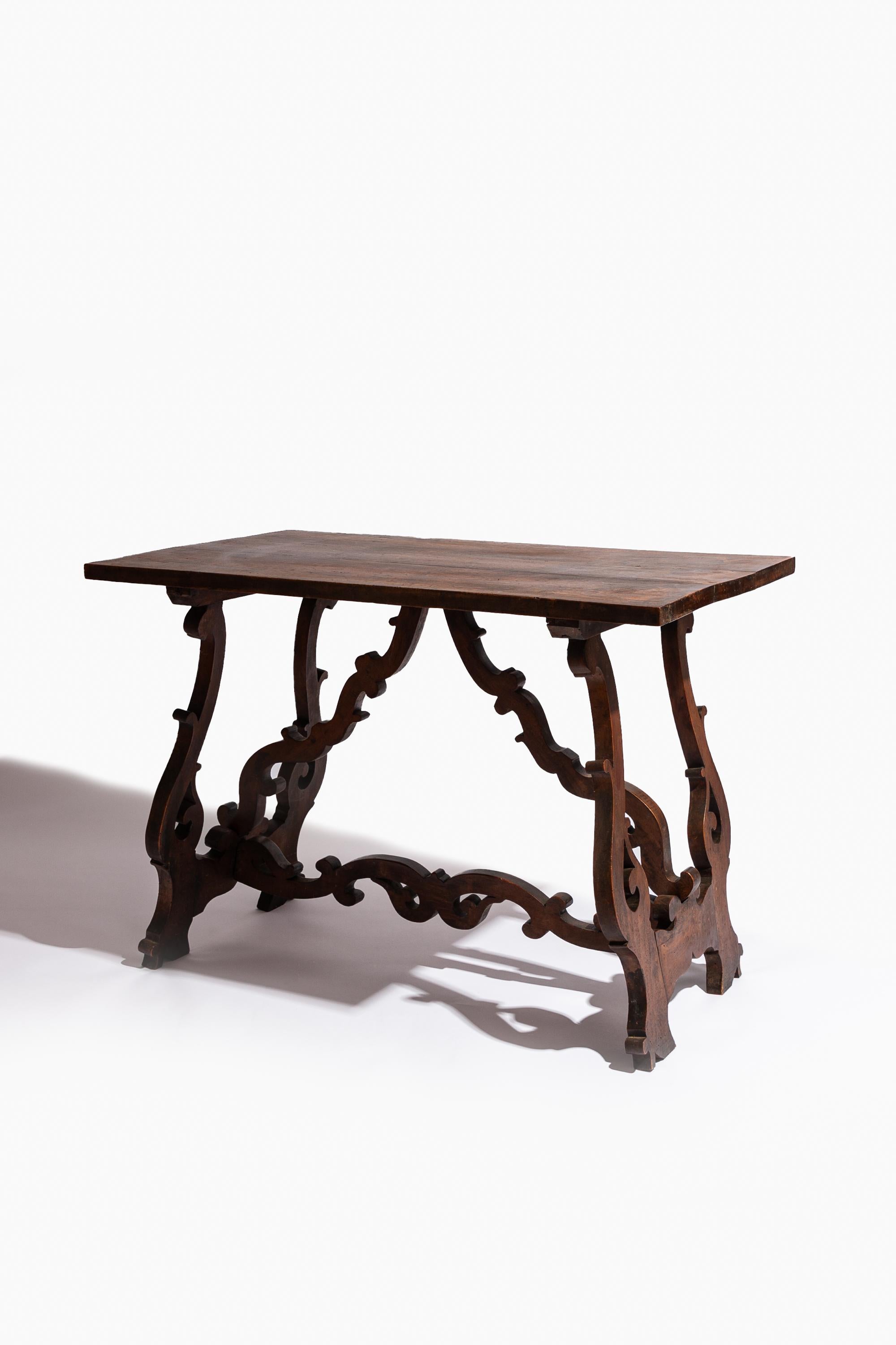 18th Century Italian Walnut Fratino Console Table For Sale 2