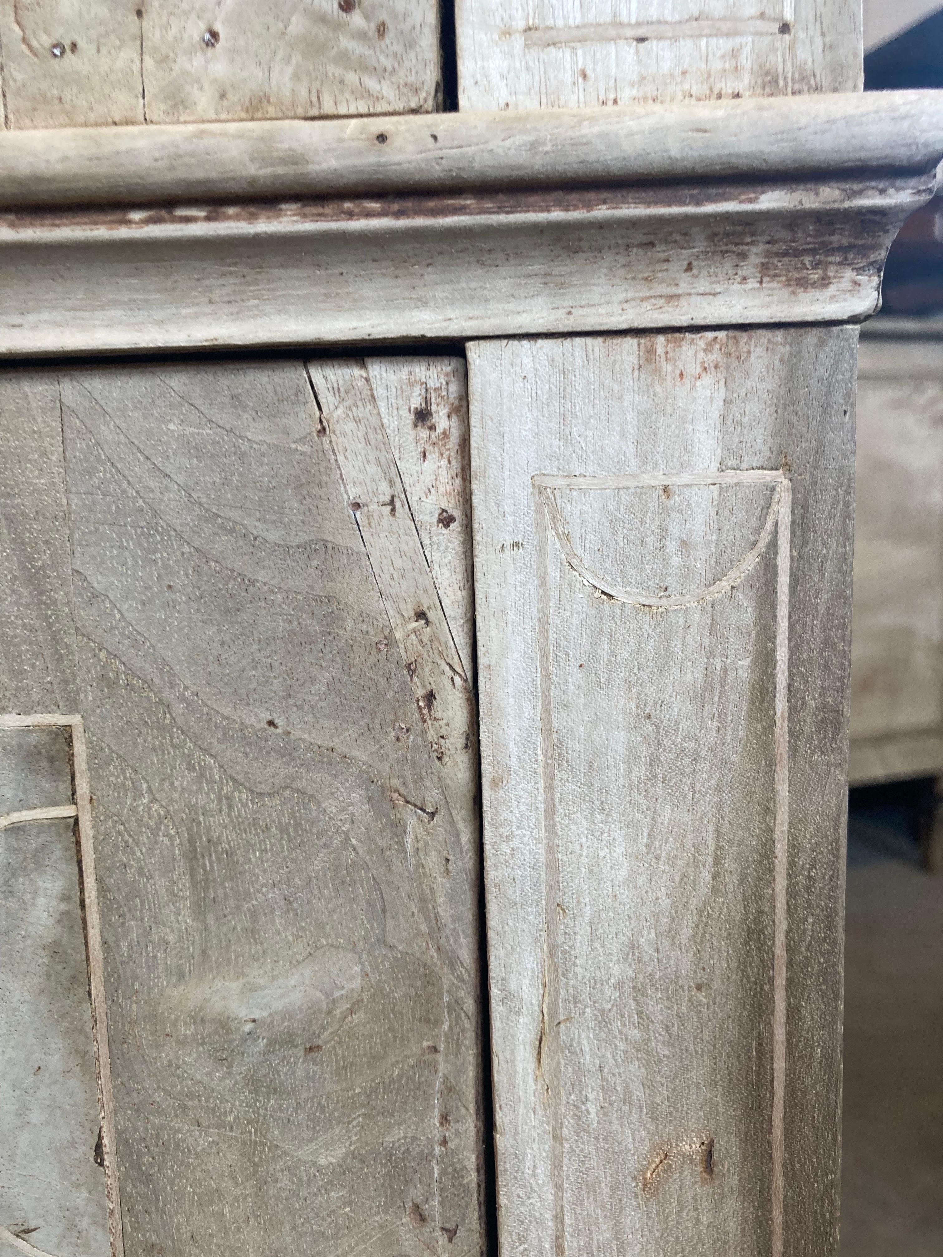 18th Century Italian Walnut Inlaid Canterano, Commode, Large Chest 2