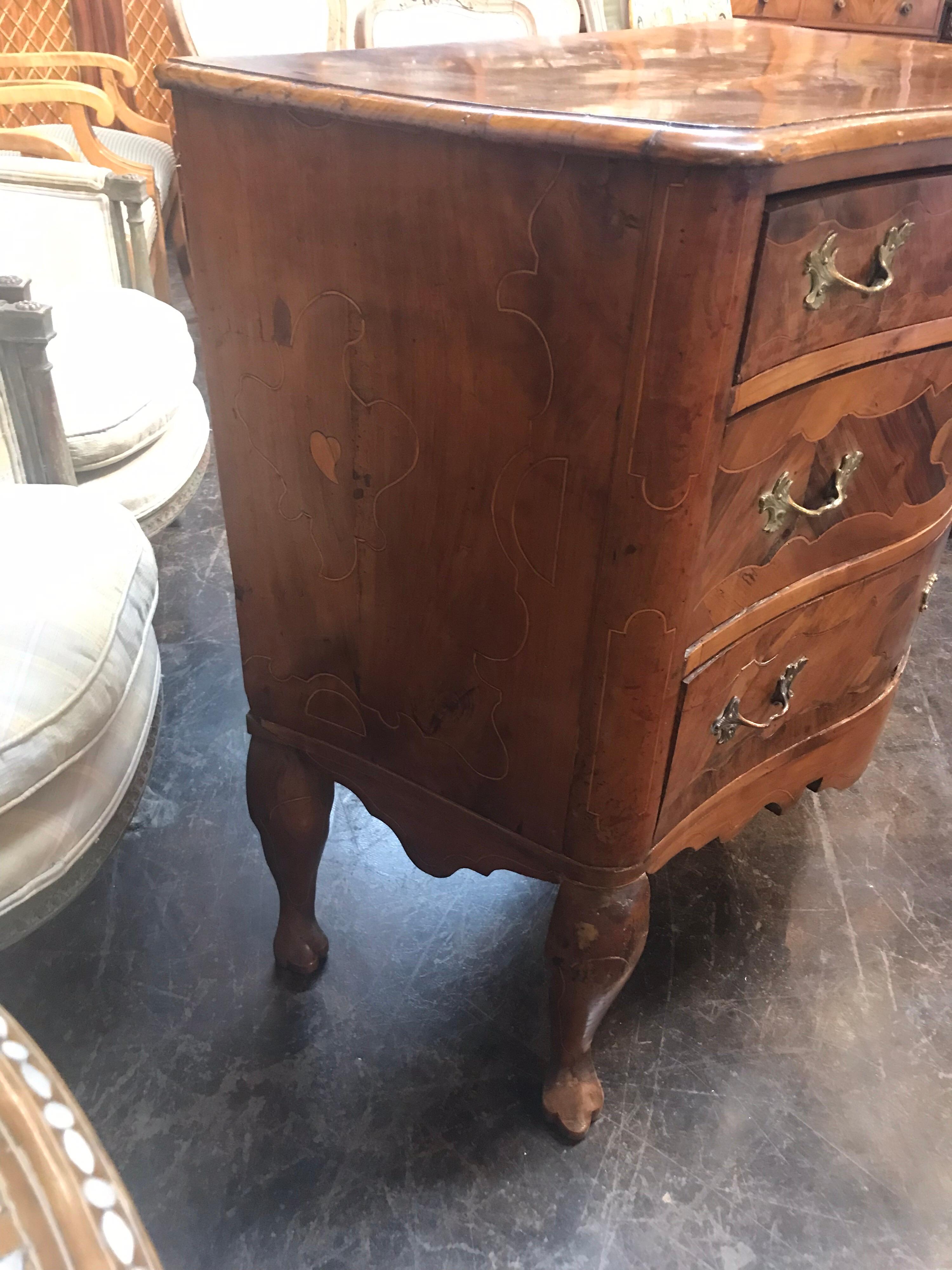 18th Century Italian Walnut Inlaid Shaped Commode In Good Condition In Dallas, TX