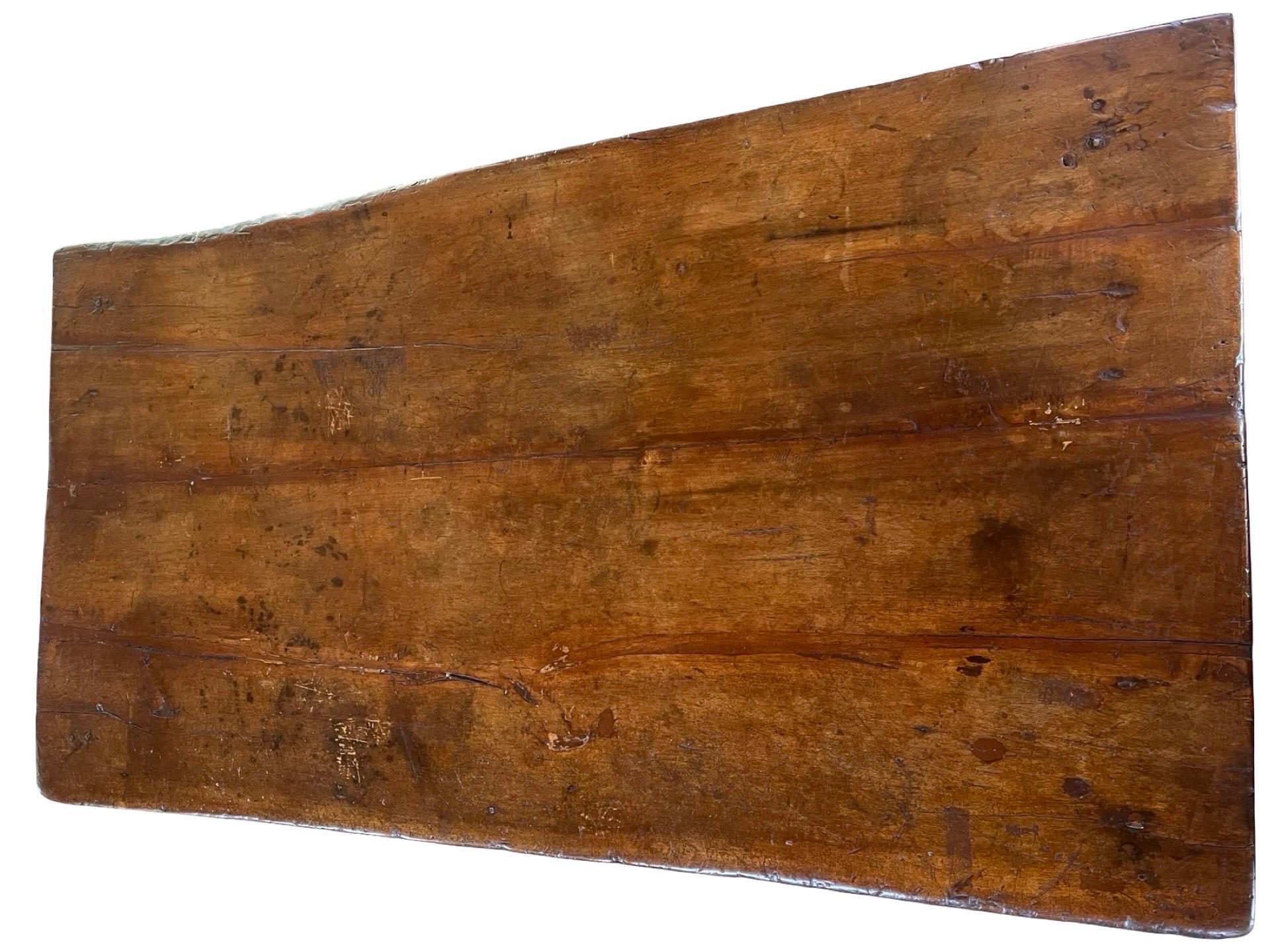18th Century Italian Walnut Kitchen Table / Work Table For Sale 5
