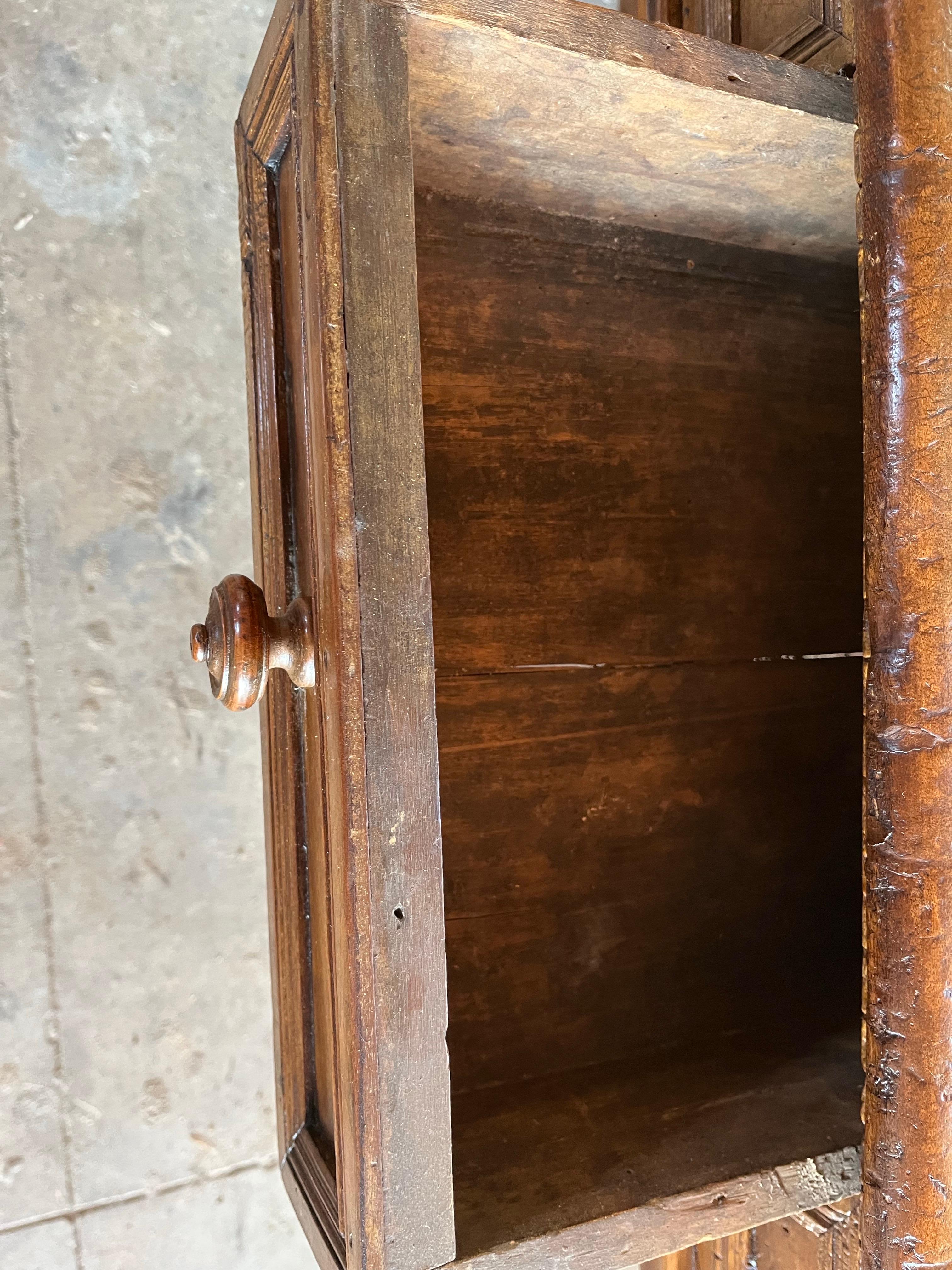 18th Century Italian Walnut Kitchen Table / Work Table For Sale 14