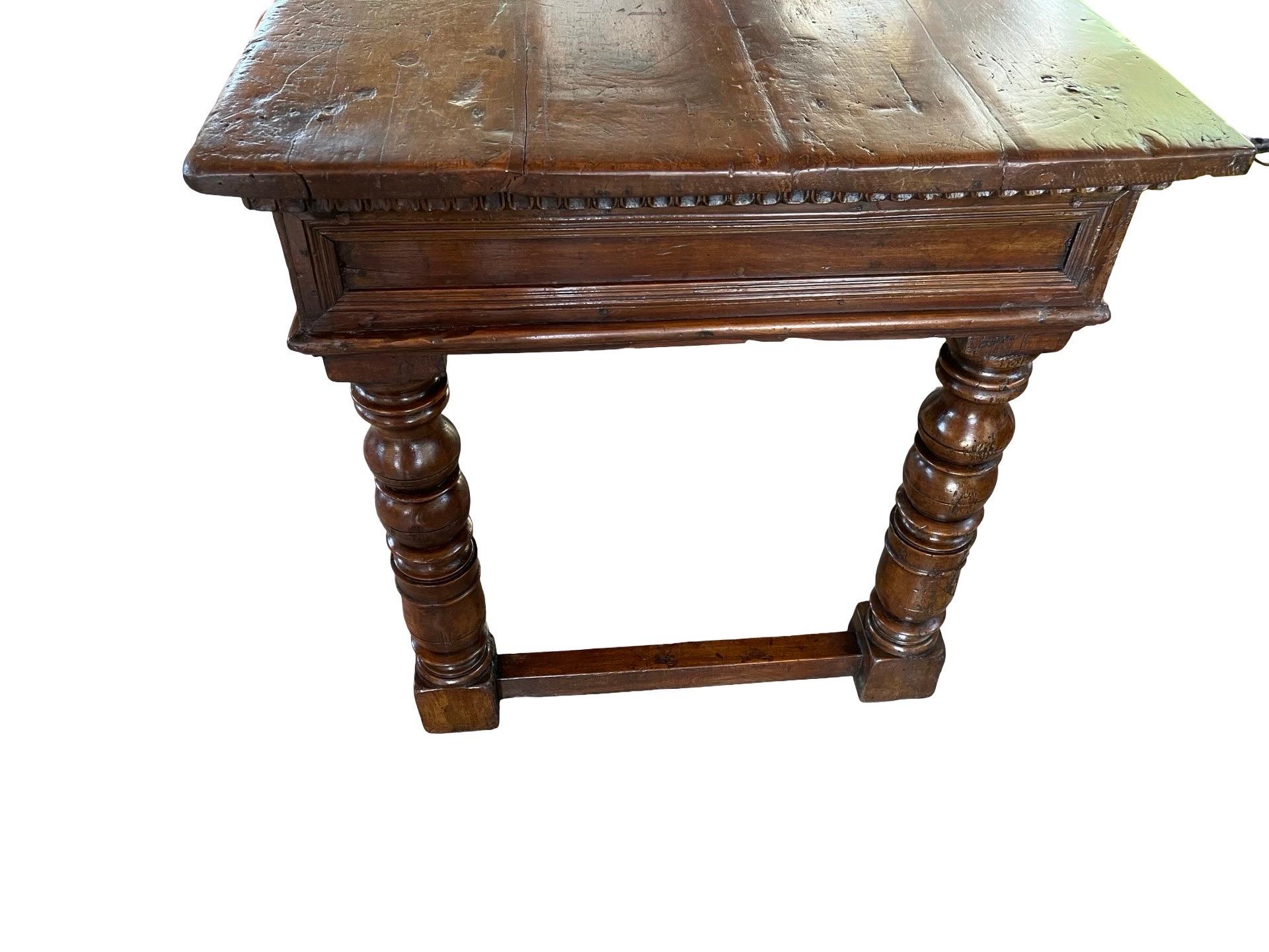 18th Century Italian Walnut Kitchen Table / Work Table For Sale 2