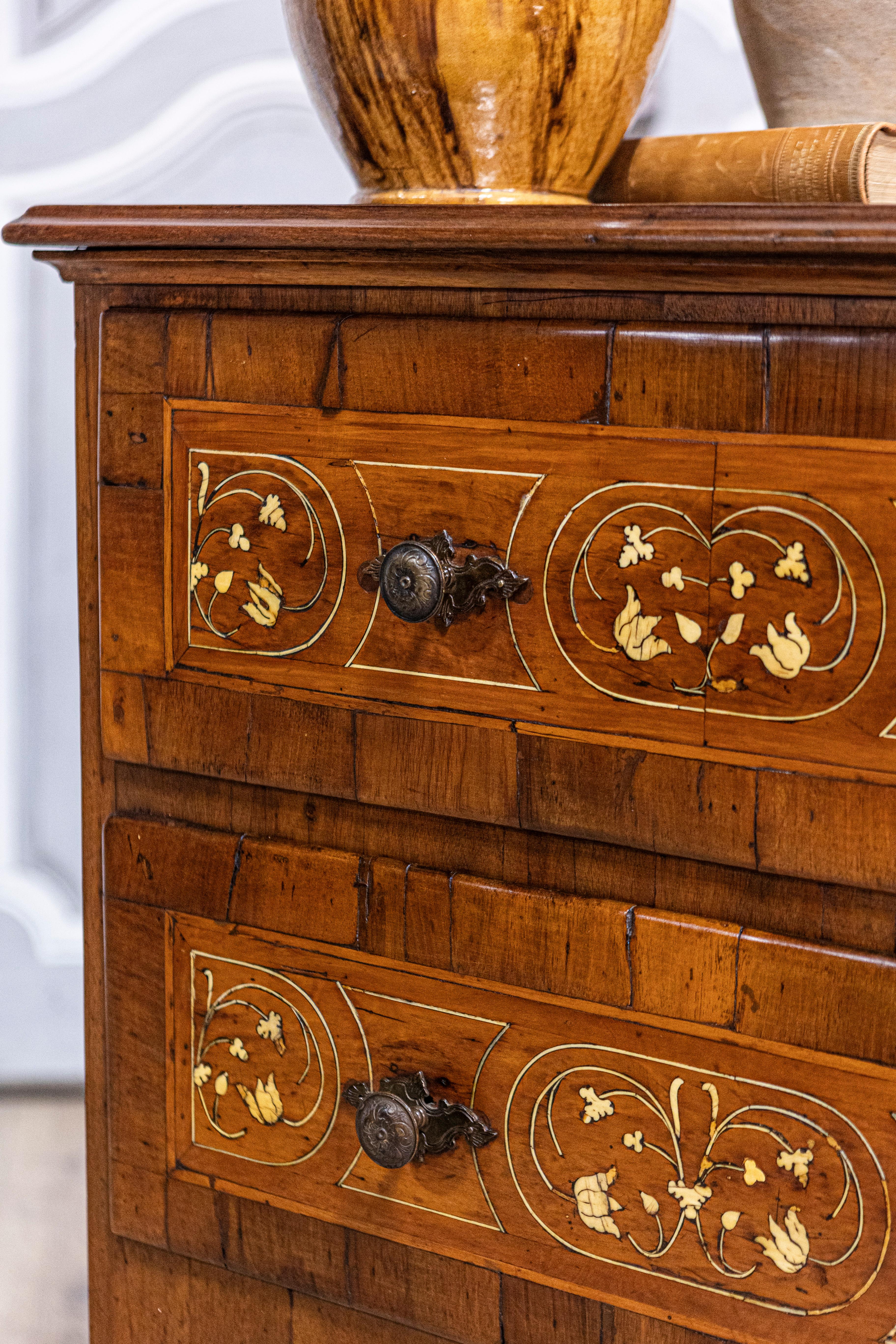 18th Century Italian Walnut, Mahogany and Ash Two-Drawer Commode with Marquetry For Sale 15