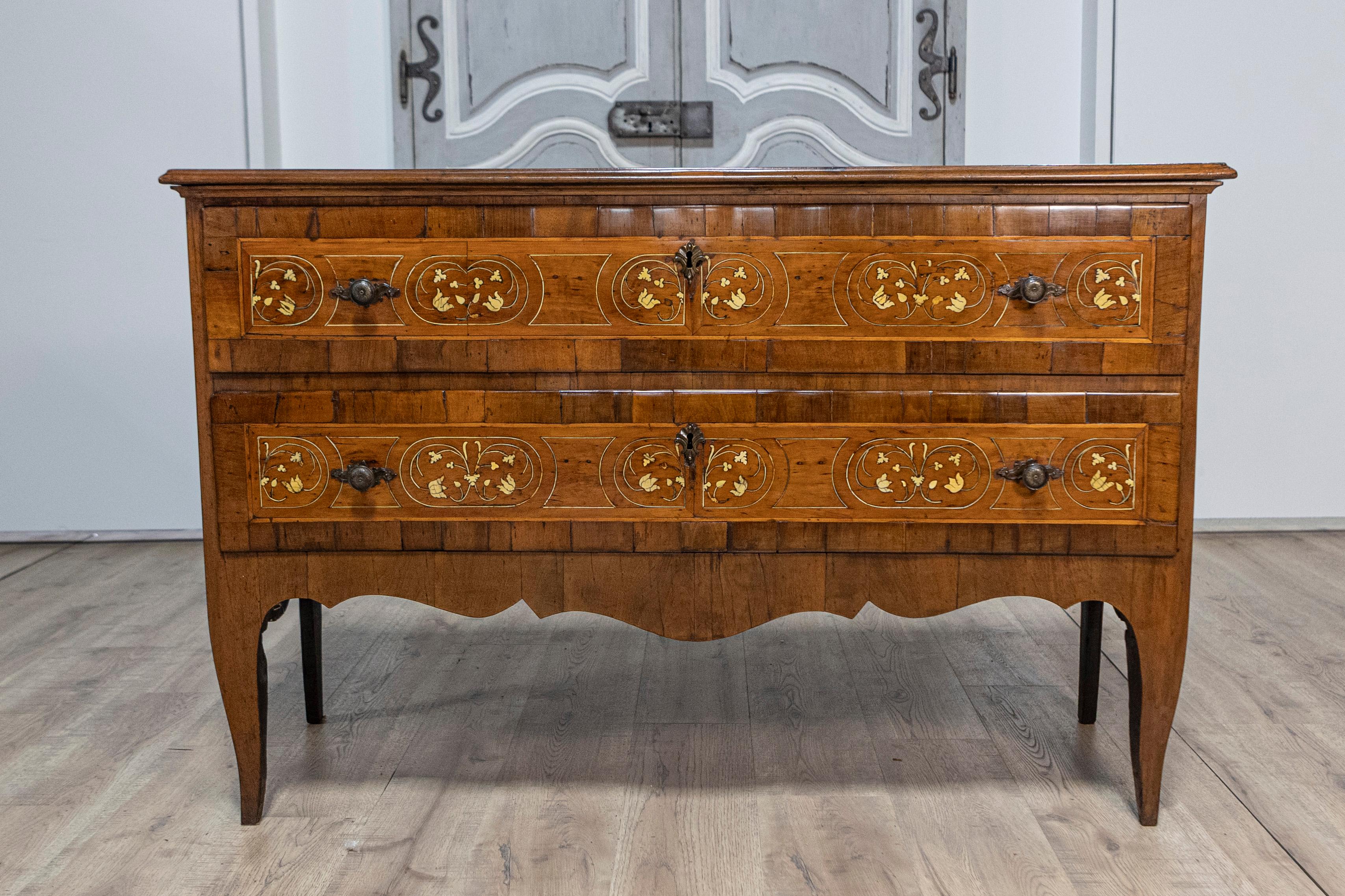18th Century Italian Walnut, Mahogany and Ash Two-Drawer Commode with Marquetry In Good Condition For Sale In Atlanta, GA
