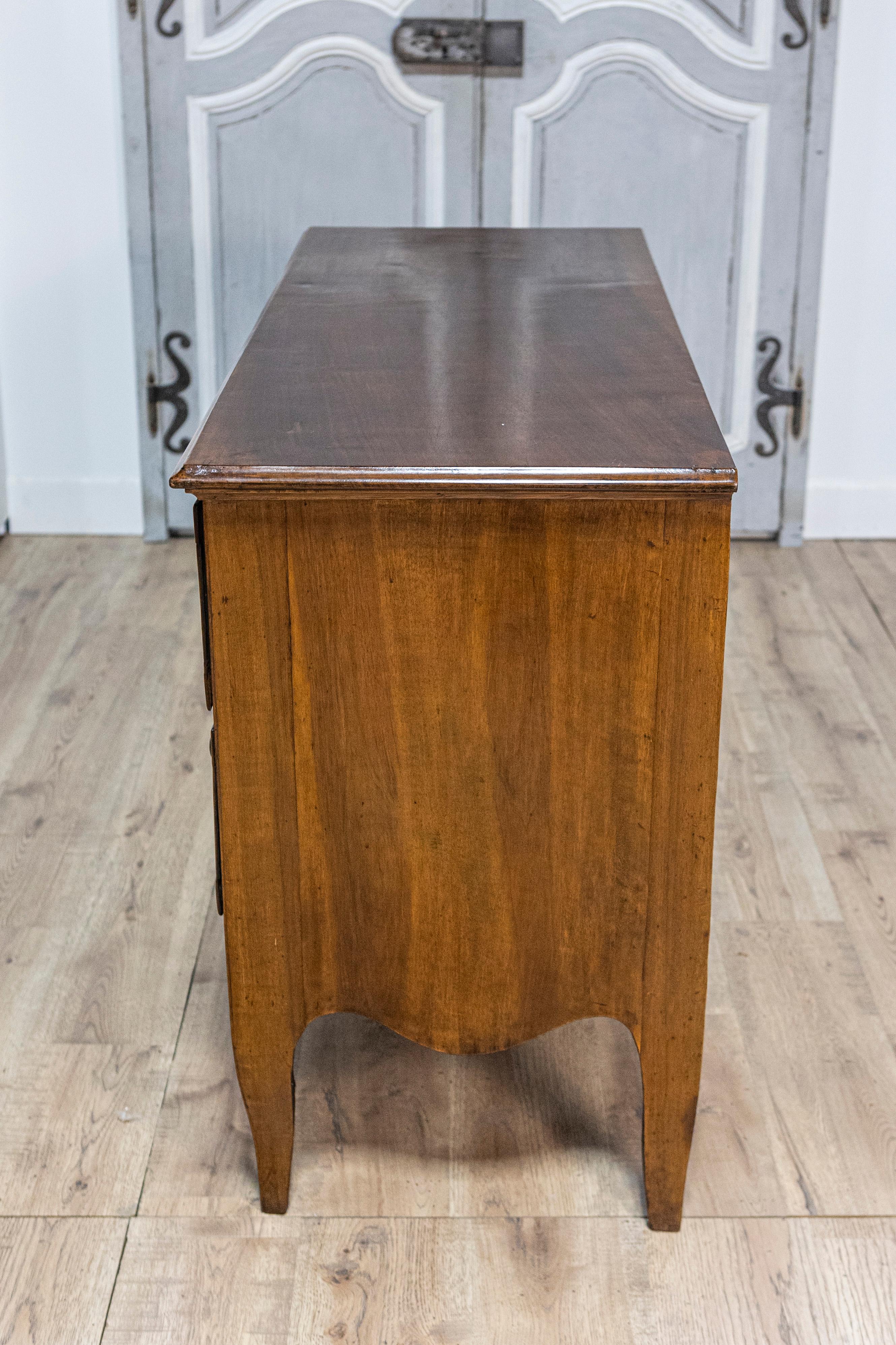 18th Century Italian Walnut, Mahogany and Ash Two-Drawer Commode with Marquetry For Sale 2