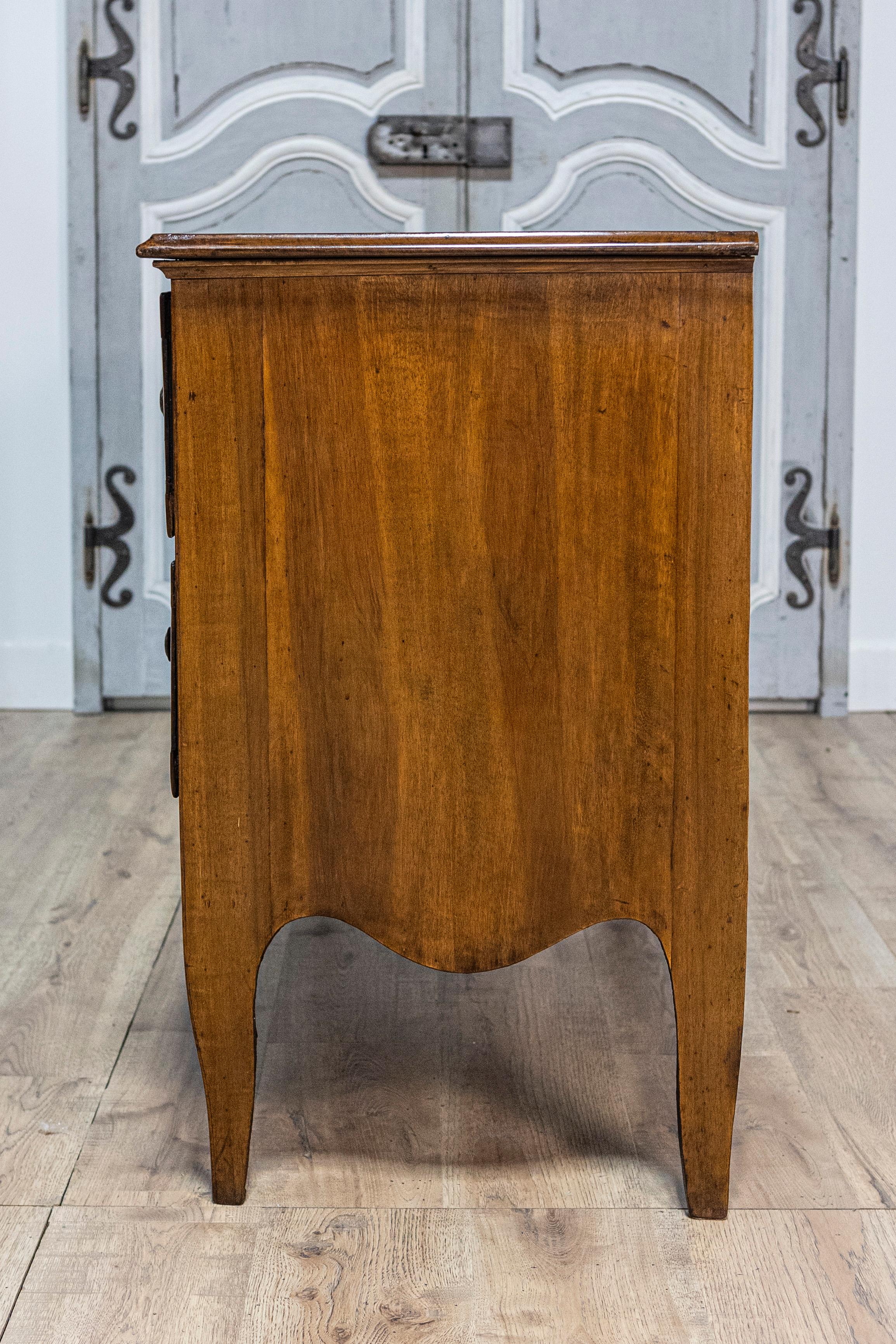 18th Century Italian Walnut, Mahogany and Ash Two-Drawer Commode with Marquetry For Sale 3