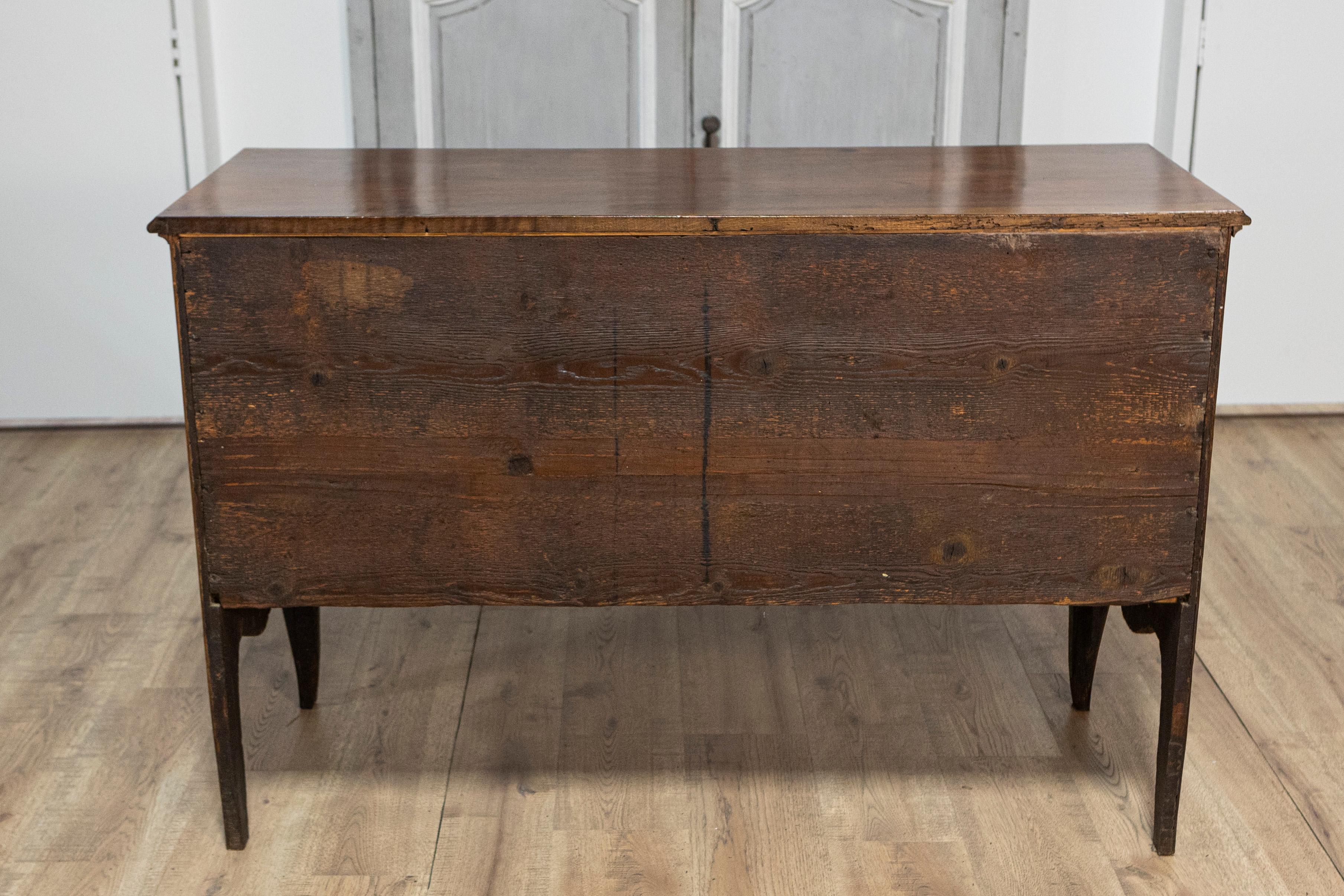 18th Century Italian Walnut, Mahogany and Ash Two-Drawer Commode with Marquetry For Sale 4