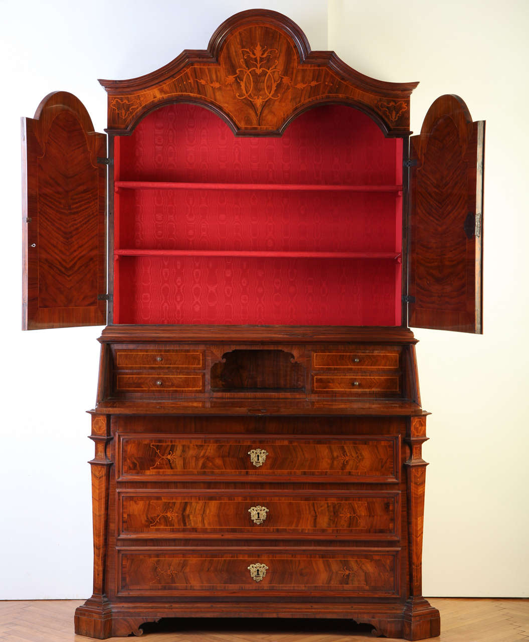 18th Century Italian Walnut Parquetry Important Bureau Cabinet Trumeaux For Sale 8