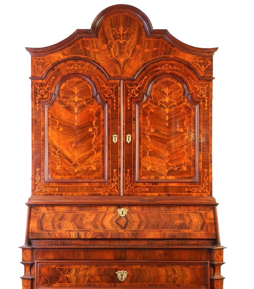 18th Century Italian Walnut Parquetry Important Bureau Cabinet Trumeaux For Sale 1
