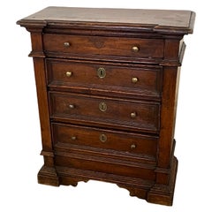 18th Century Italian Walnut Small Chest Of Drawers / Nightstand 18th Century Italian Walnut Small Chest Of Drawers / Nightstand