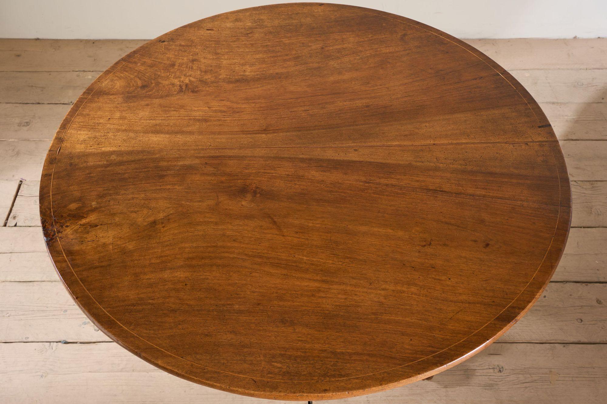 18th Century Italian walnut tilt top table For Sale 5