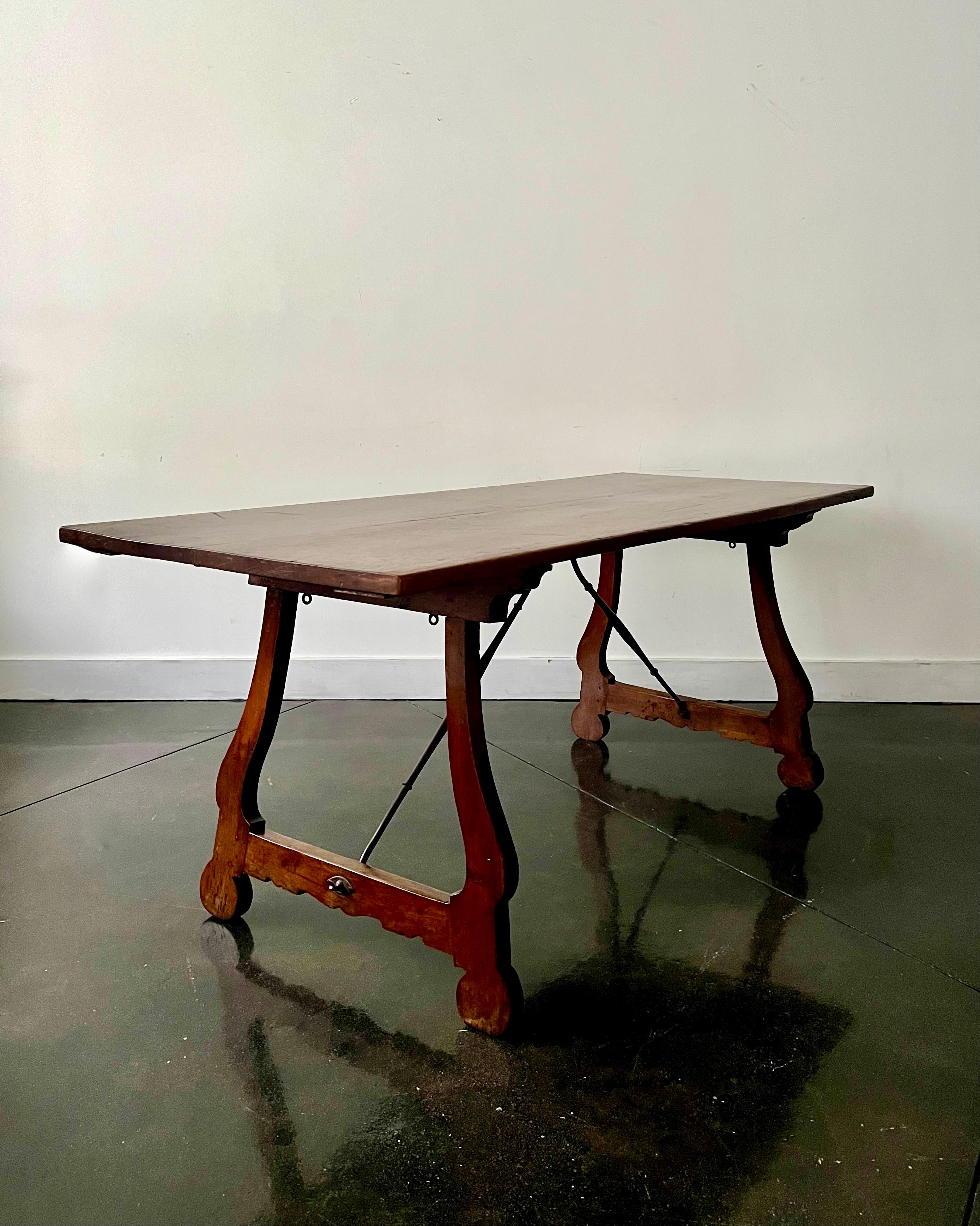 18th century Italian Walnut Trestle Table / Console In Good Condition For Sale In Charleston, SC