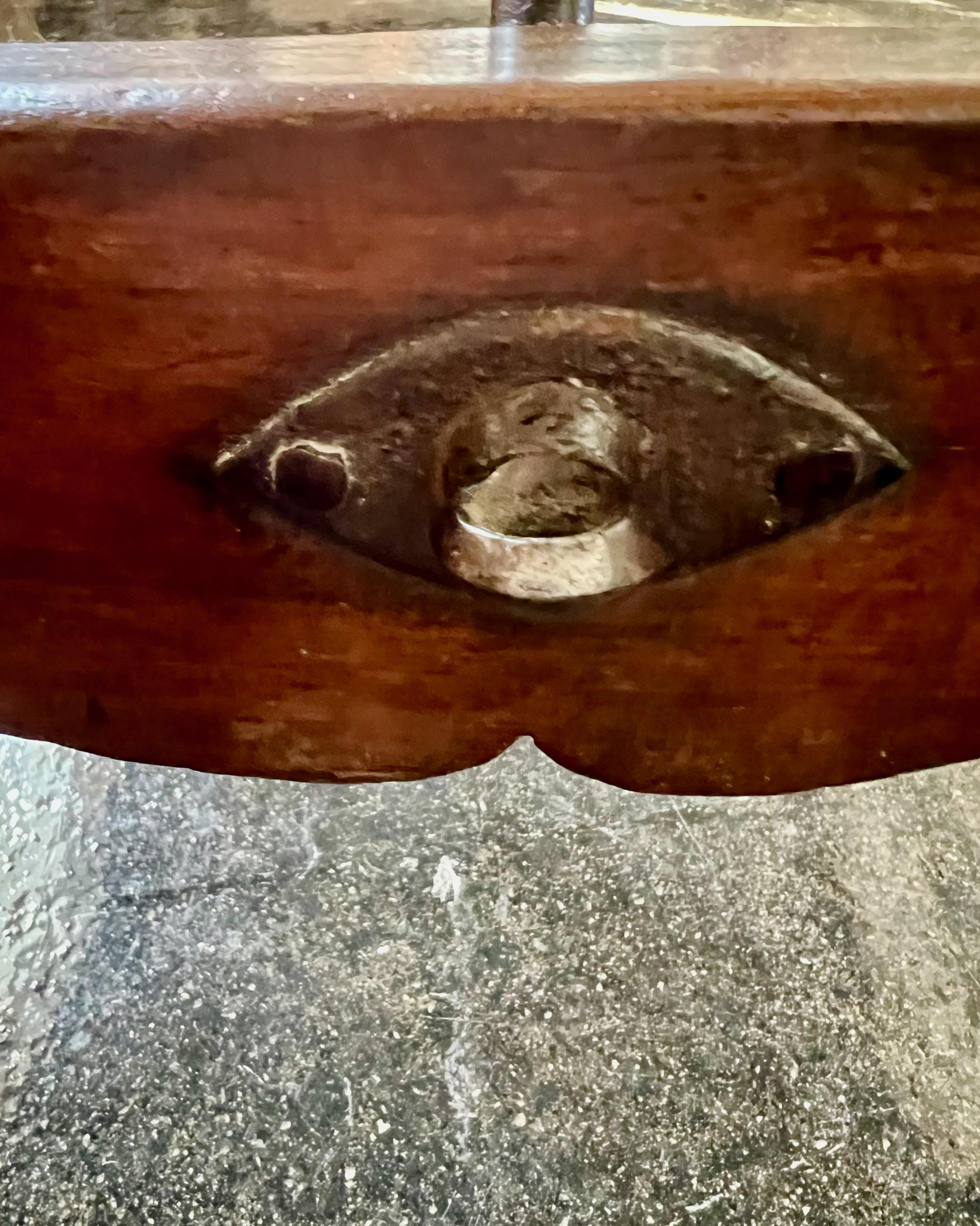 Table à tréteaux / console italienne en noyer du 18e siècle en vente 2